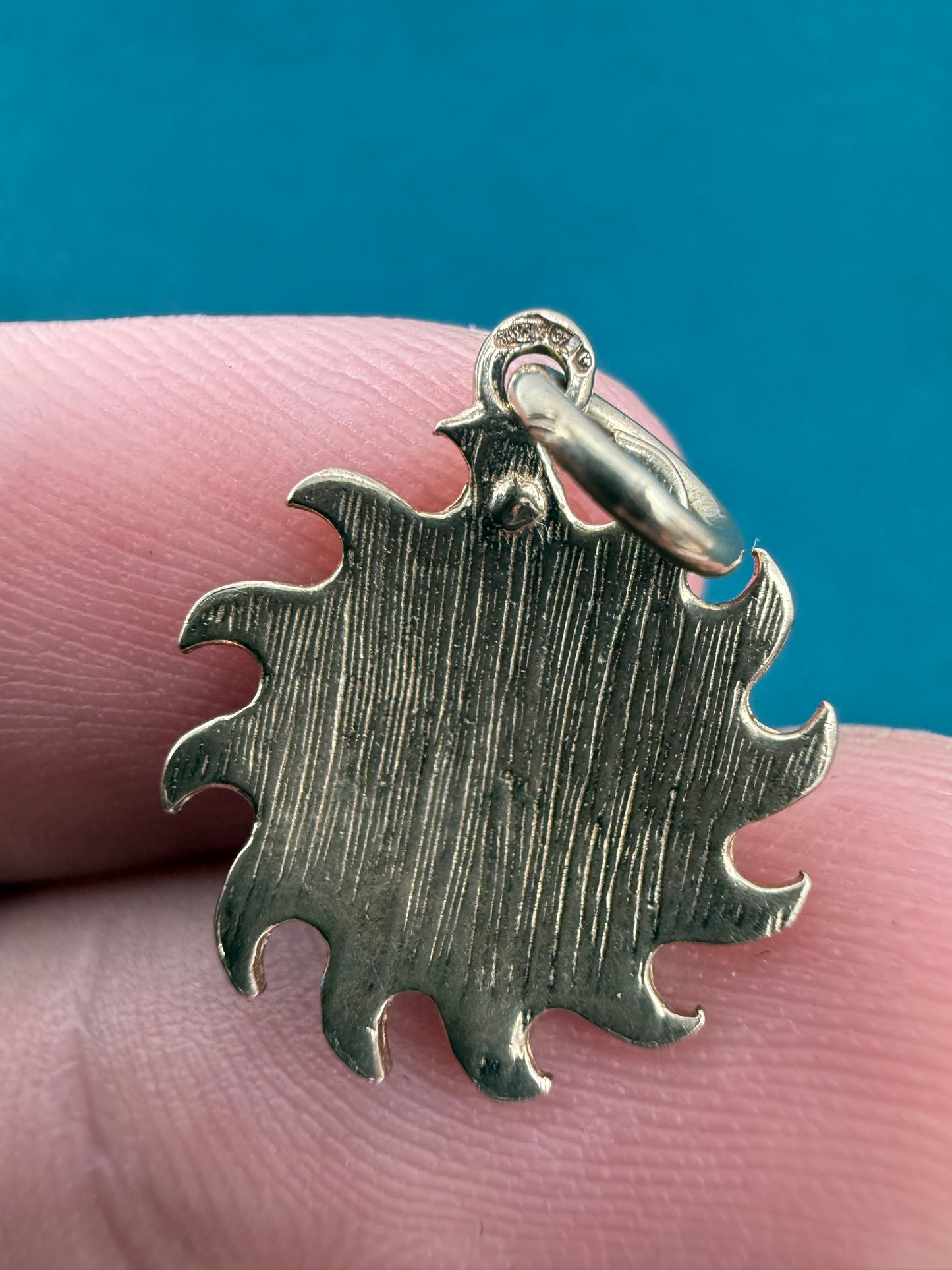 9ct gold sun pendant charm