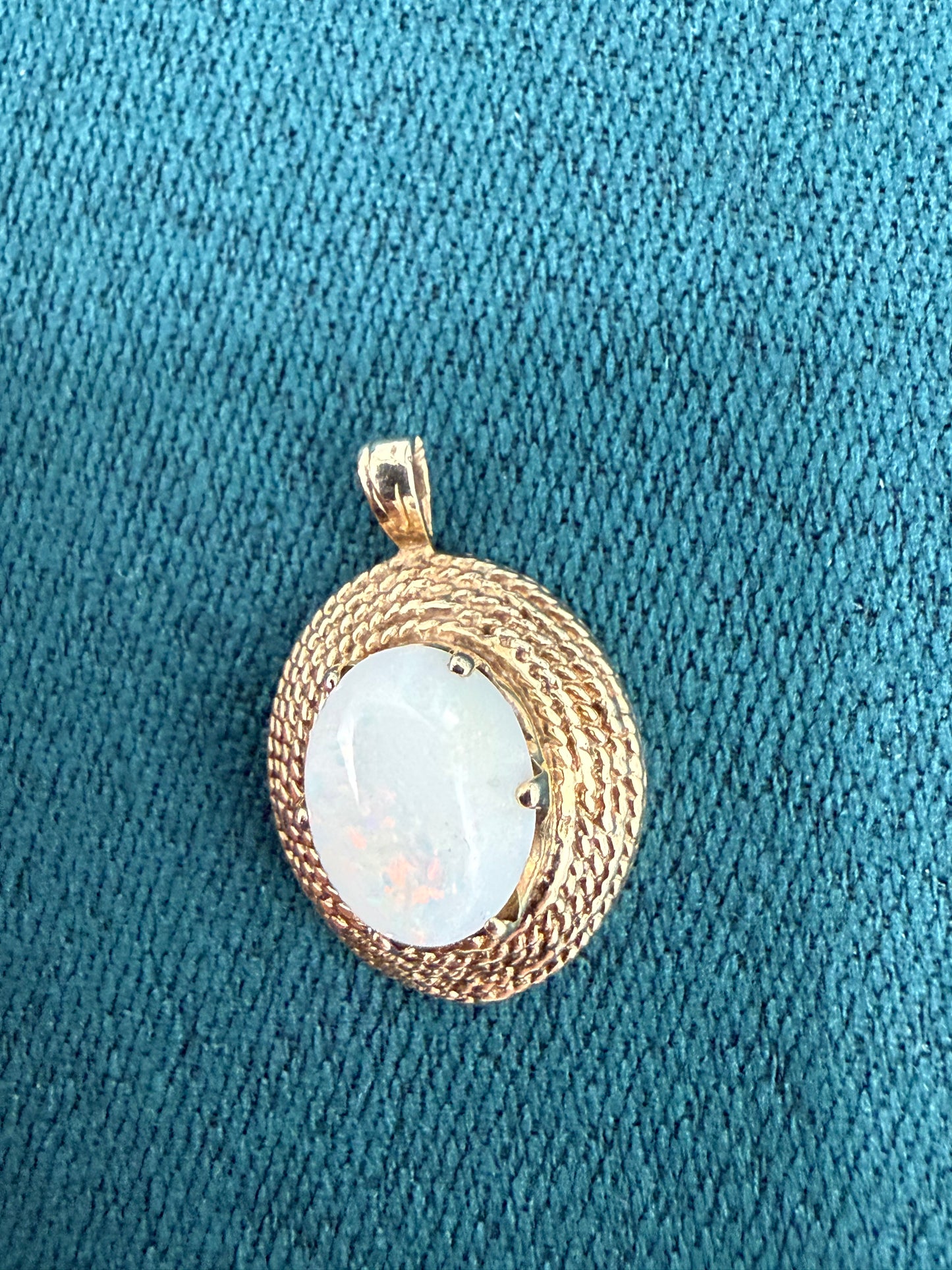 9ct gold basket opal pendant