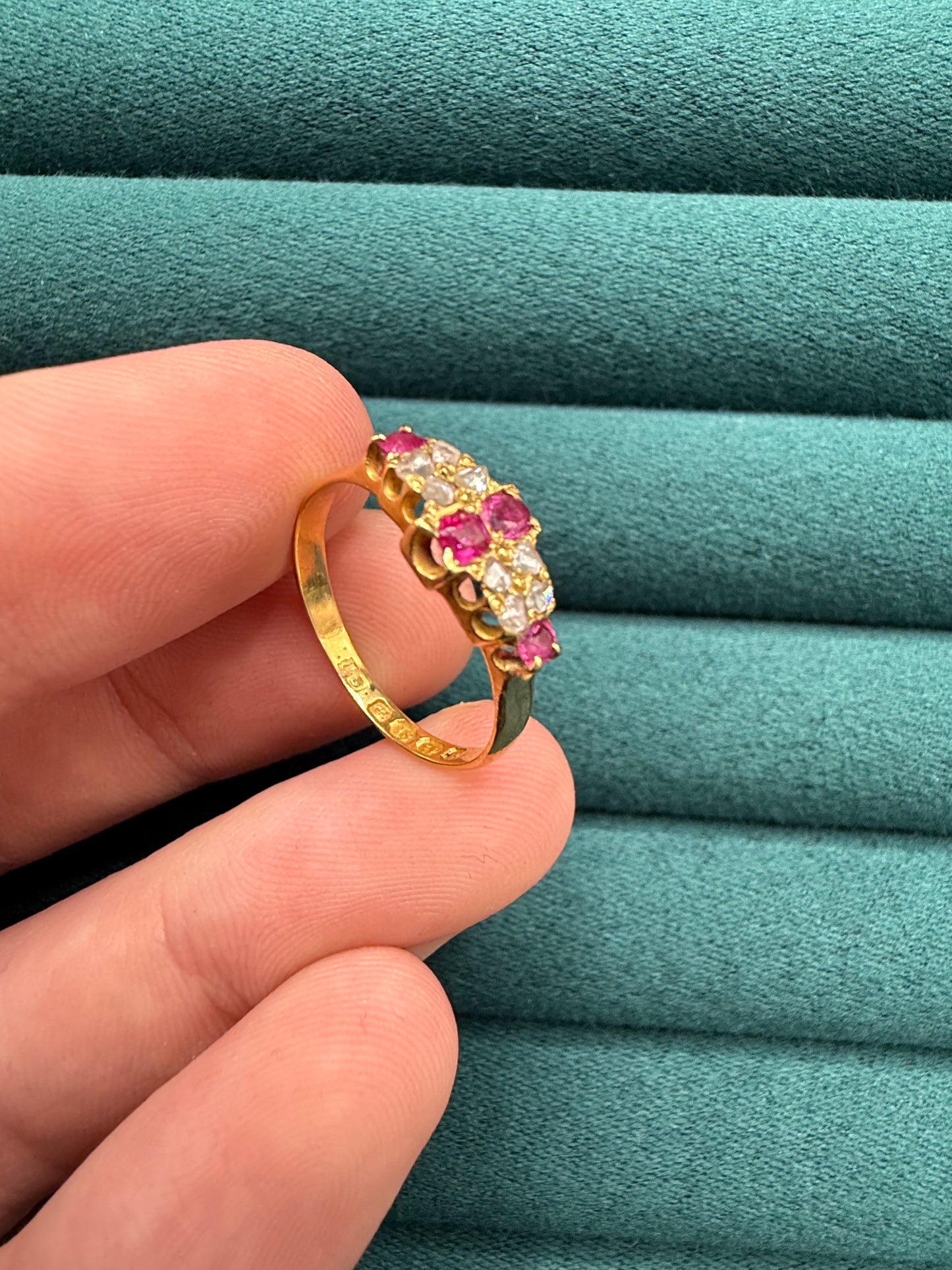 18ct gold Ruby and rose cut diamond ring antuiqe