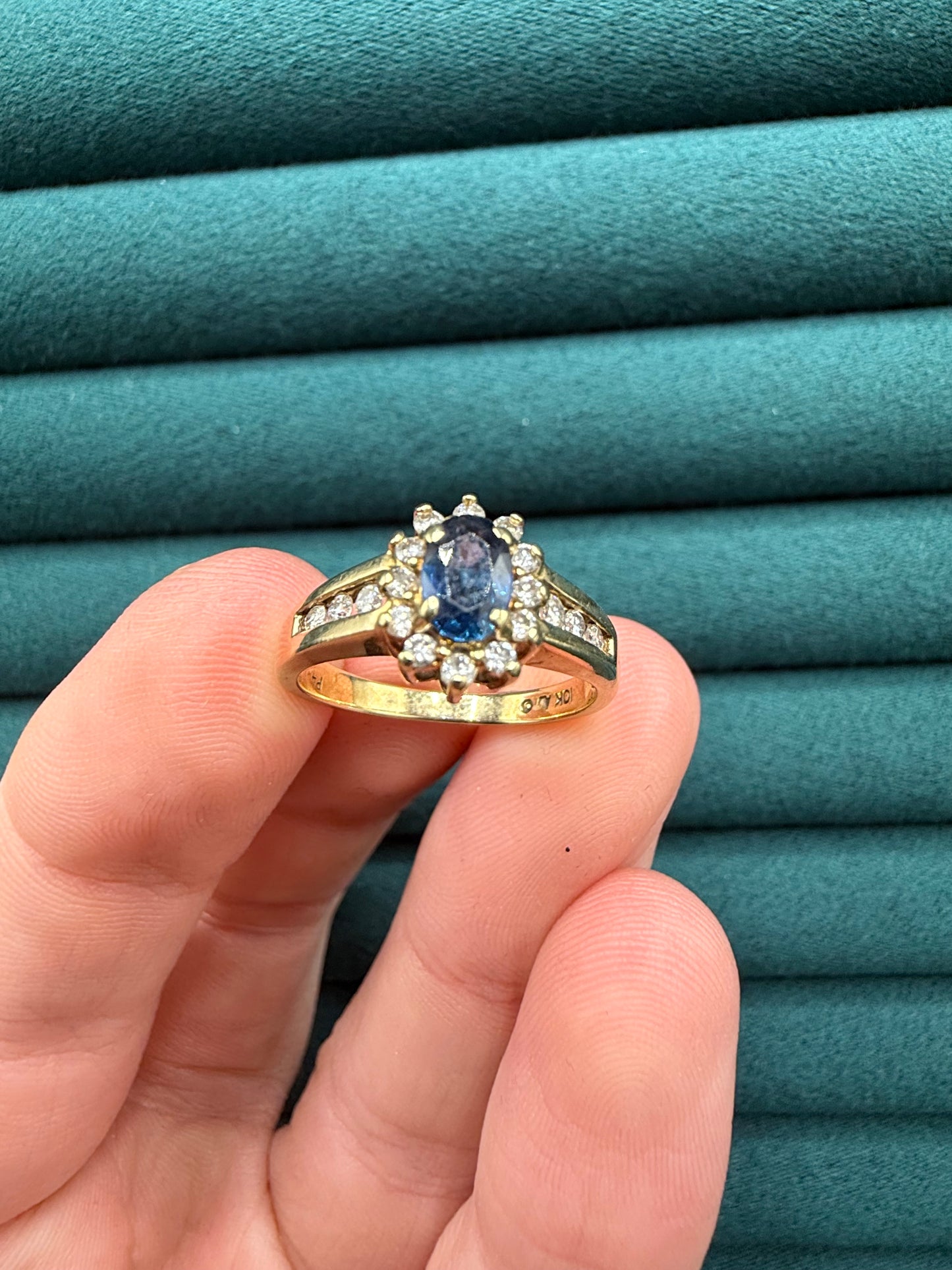10ct gold sapphire and diamond ring