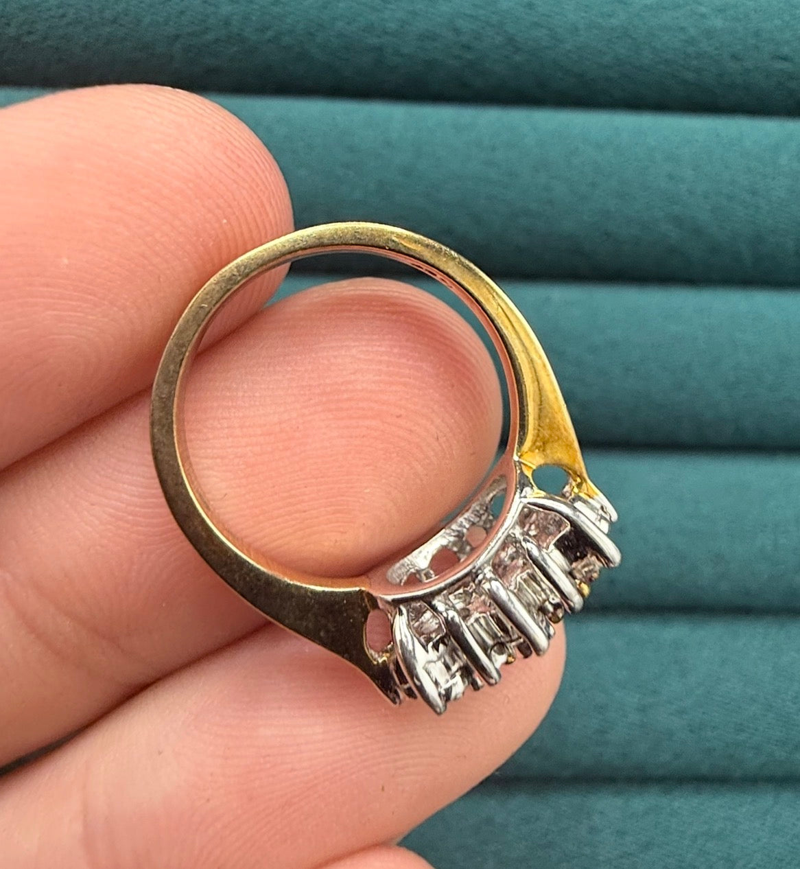 9ct gold emerald and diamond ring