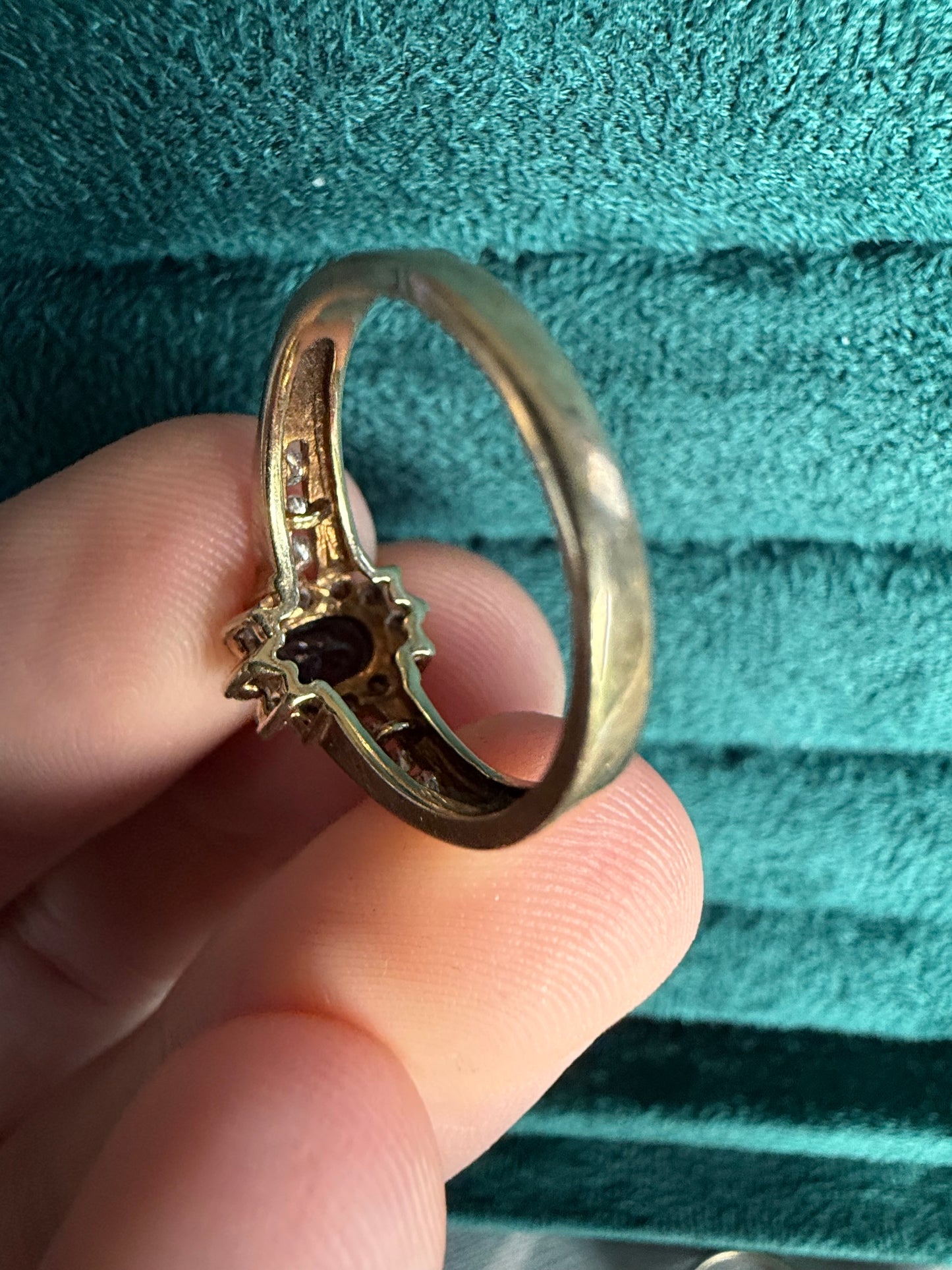 10ct gold sapphire and diamond ring