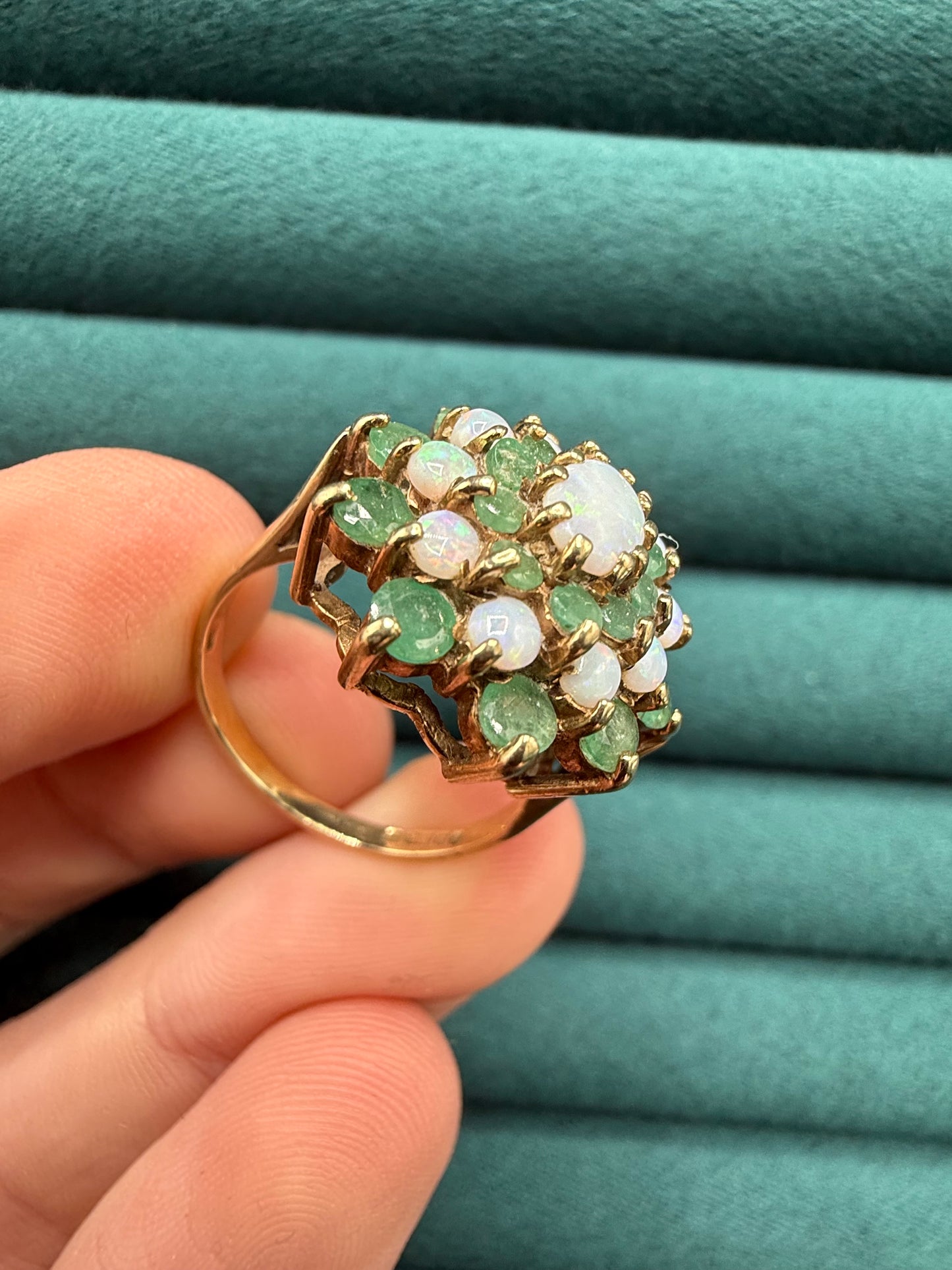 9ct gold emerald and opal ring