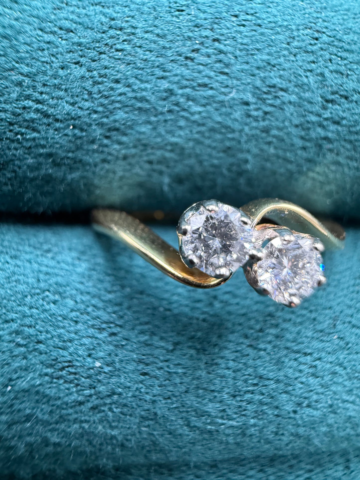 18ct gold diamond twist ring