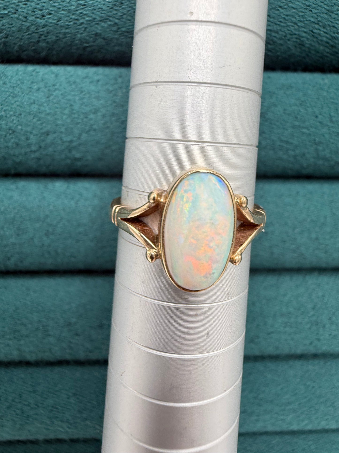 9ct gold opal ring