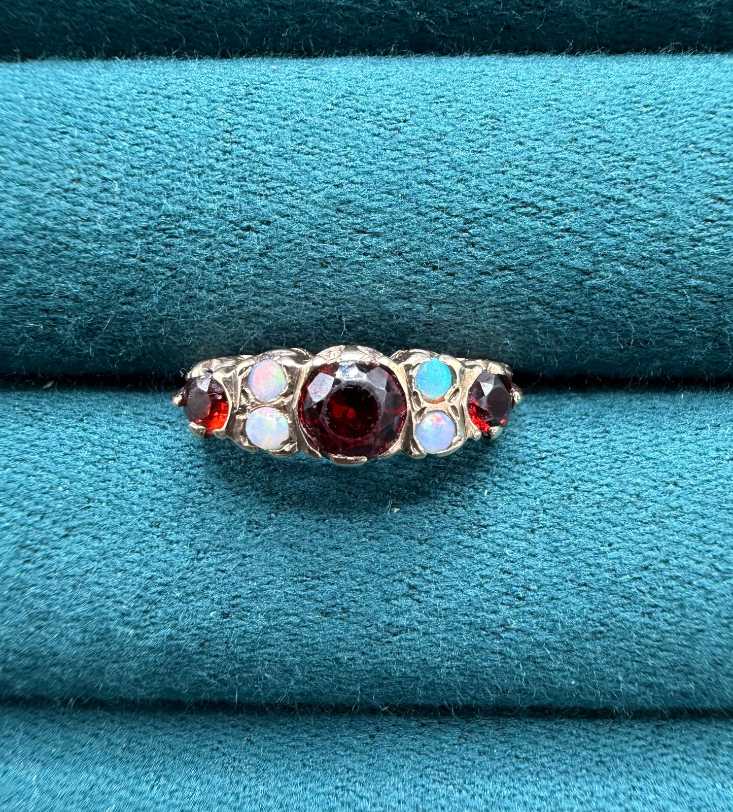 9ct gold opal and garnet ring