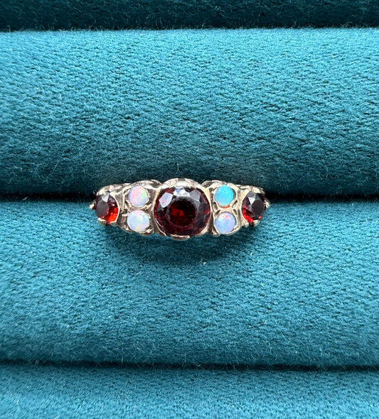 9ct gold opal and garnet ring