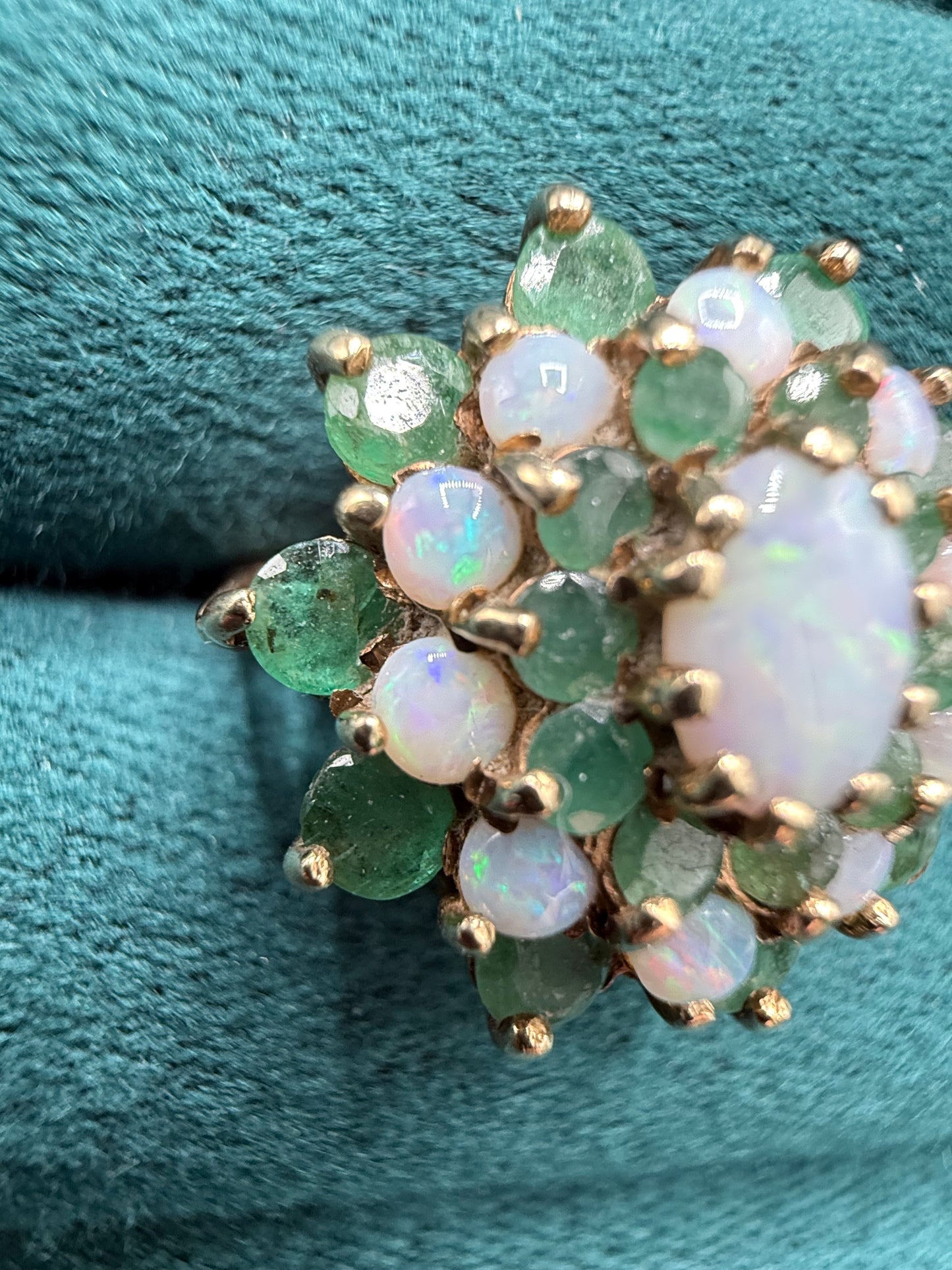 9ct gold emerald and opal ring