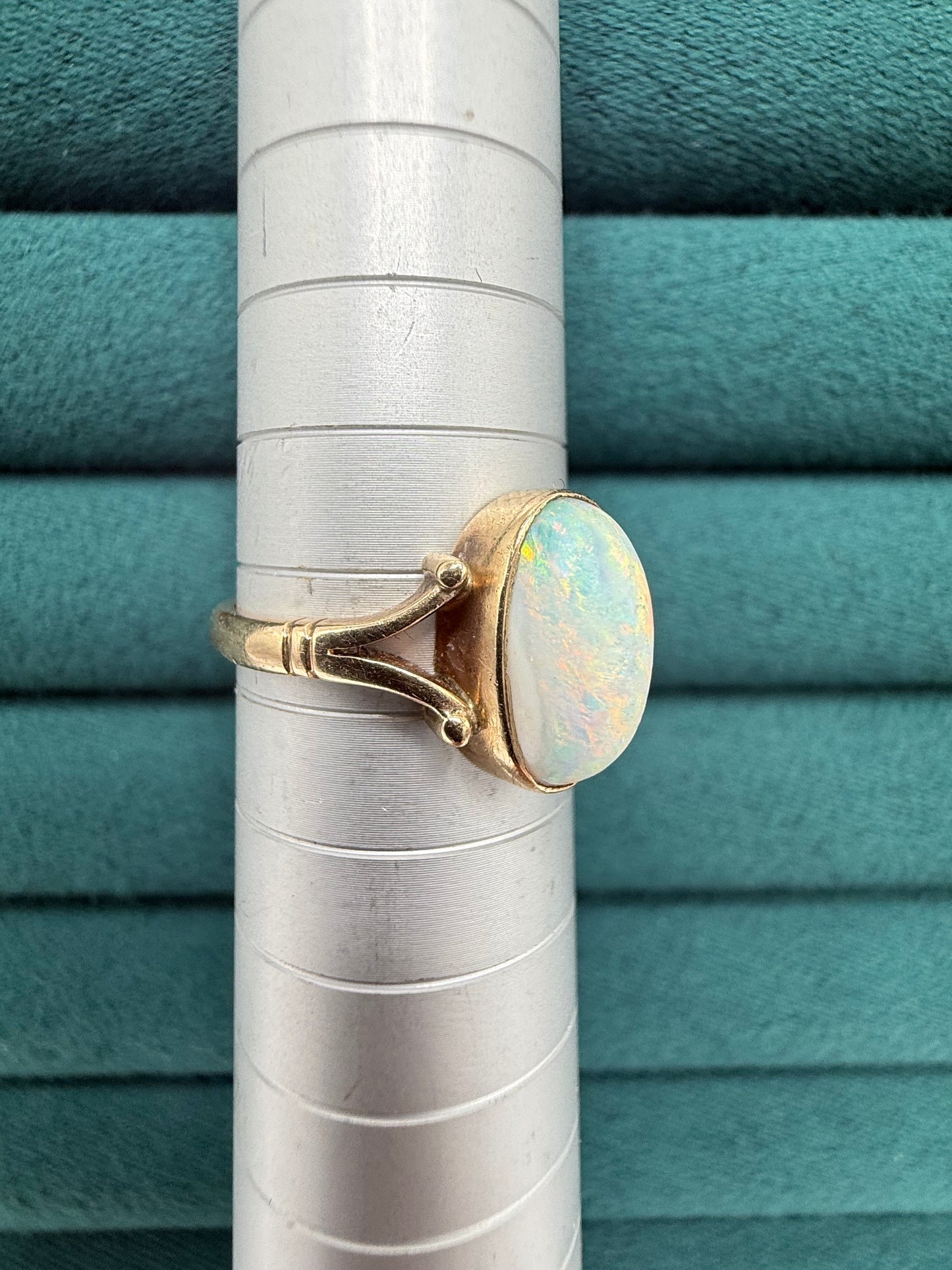 9ct gold opal ring