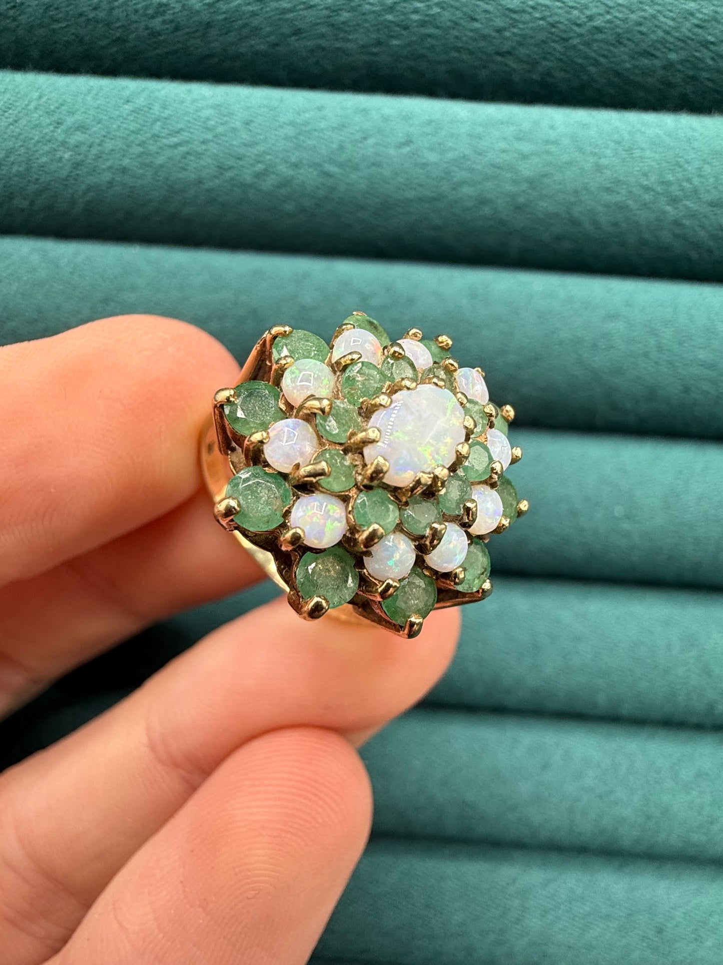 9ct gold emerald and opal ring