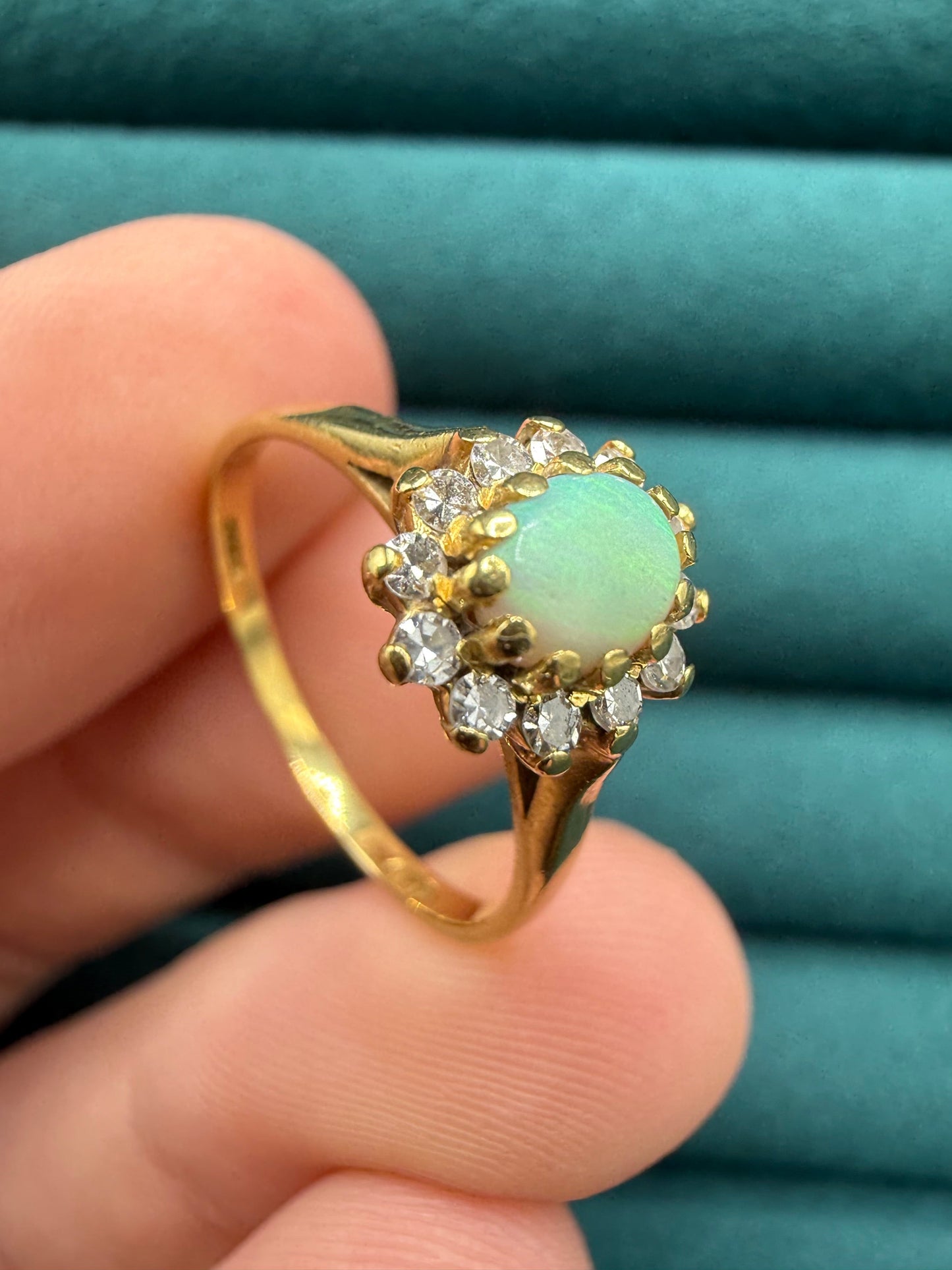 18ct gold opal and diamond ring