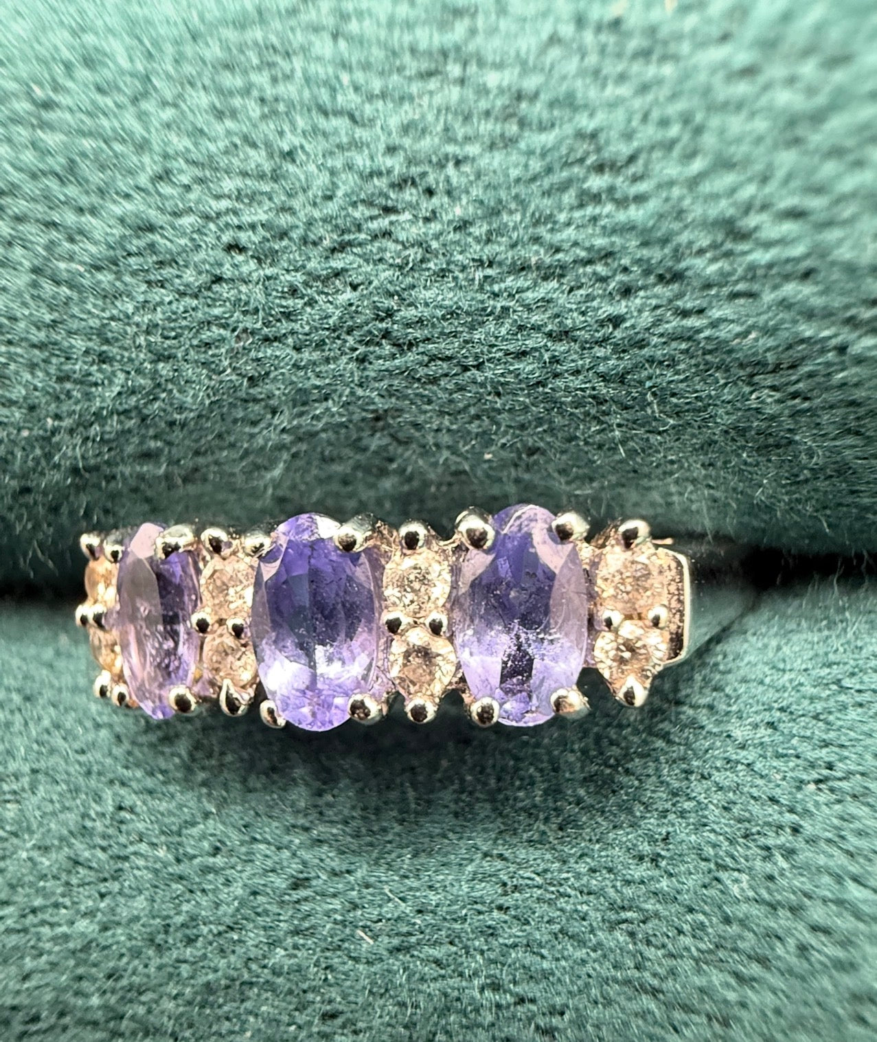 9ct white gold tanzinite and diamond ring