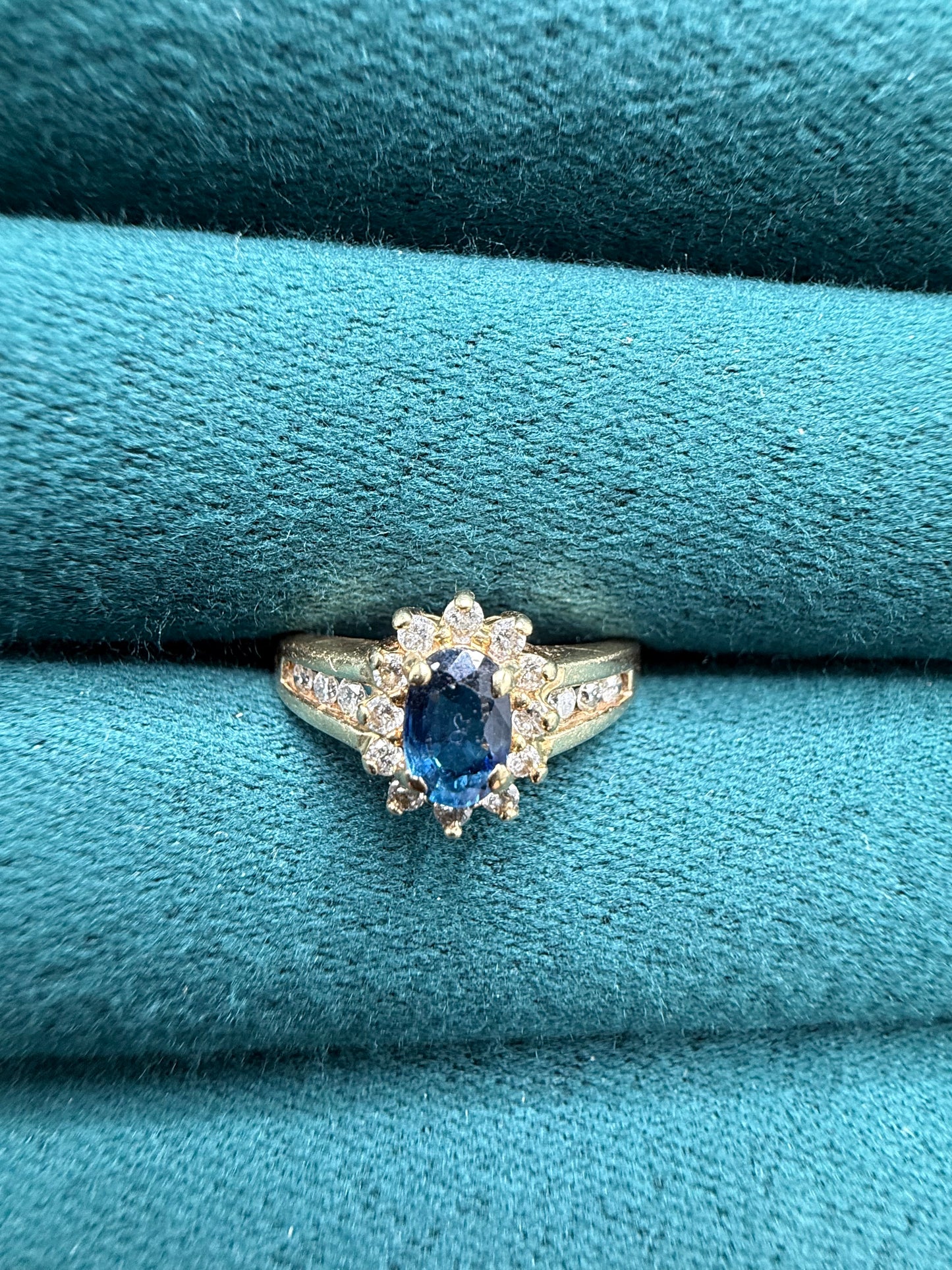10ct gold sapphire and diamond ring