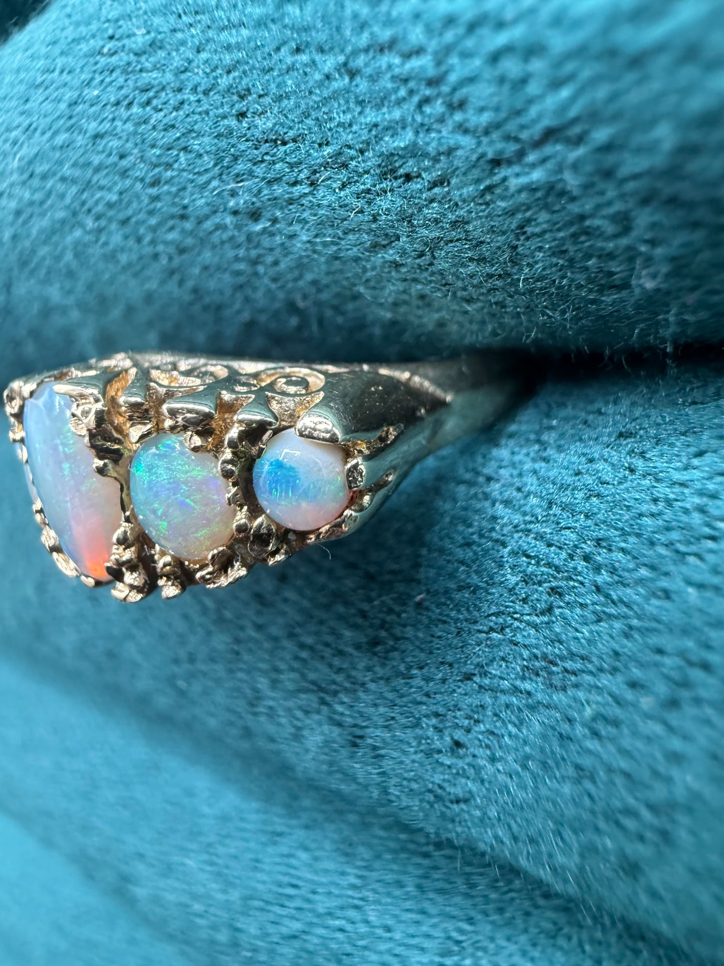 9ct gold opal 5 stone ring