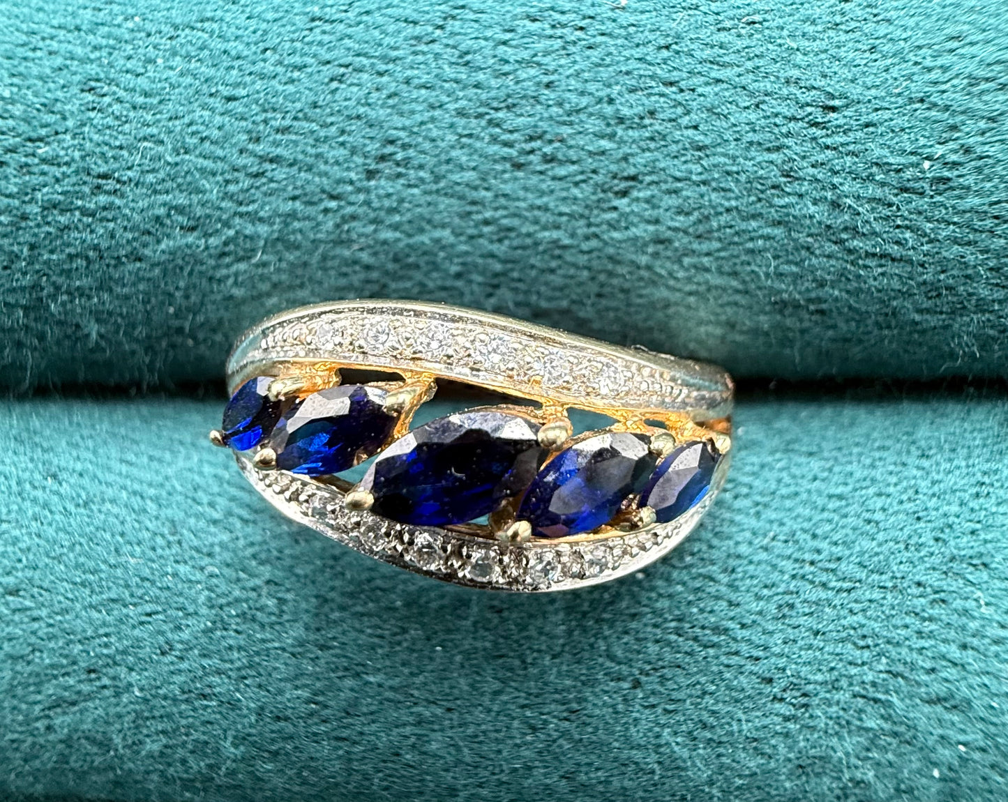 9ct gold sapphire and diamond ring
