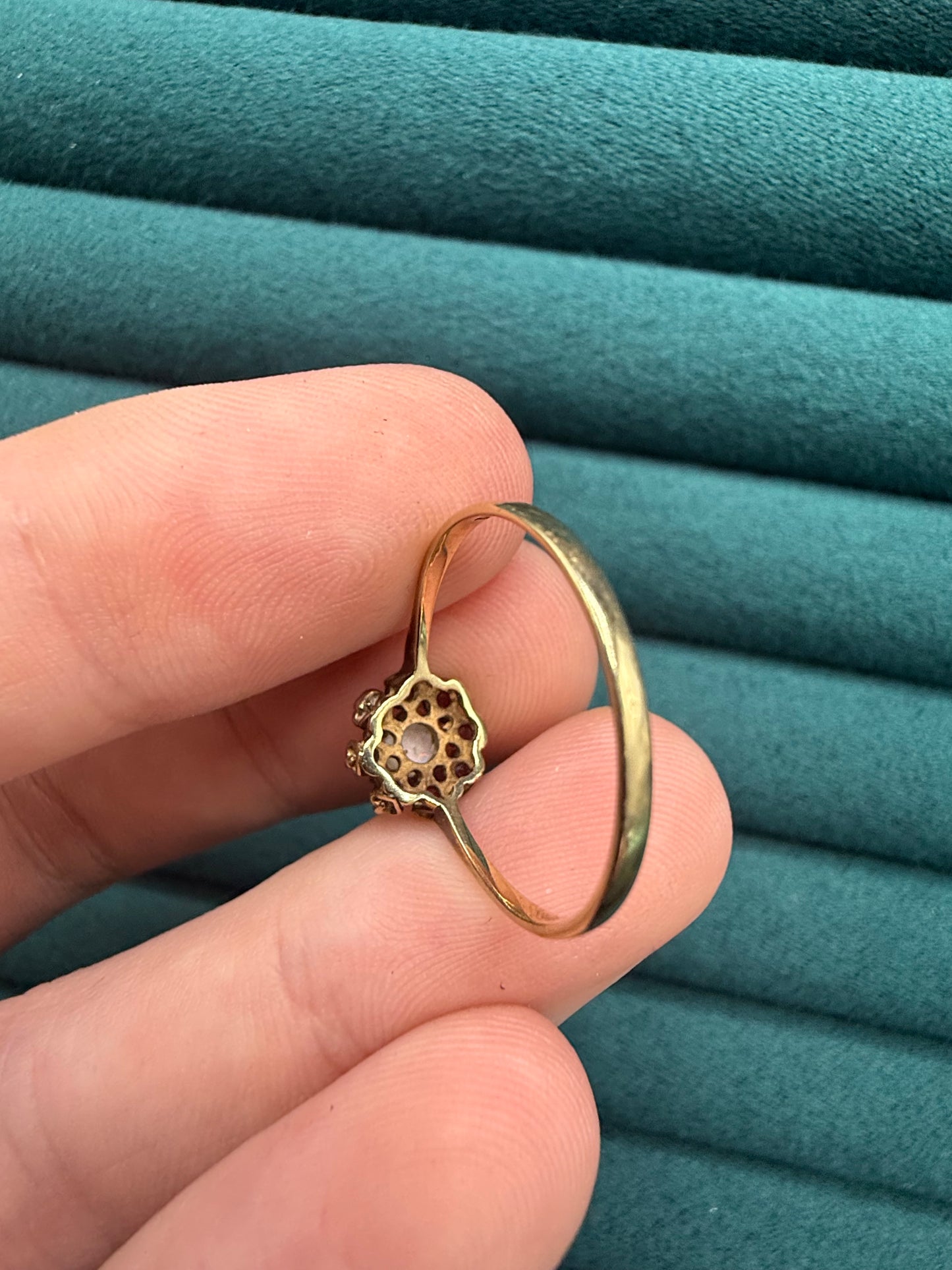 9ct gold opal and garnet cluster ring