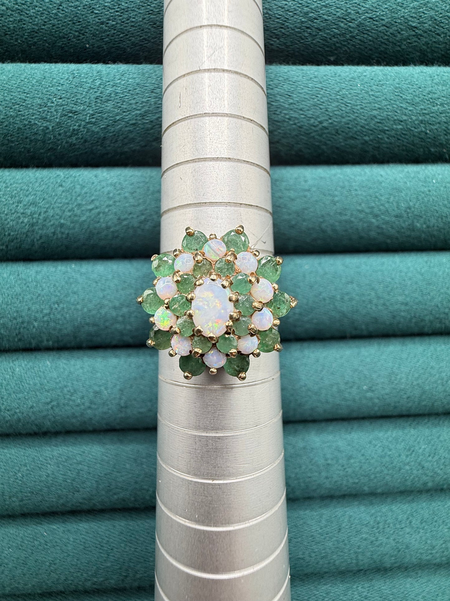 9ct gold emerald and opal ring