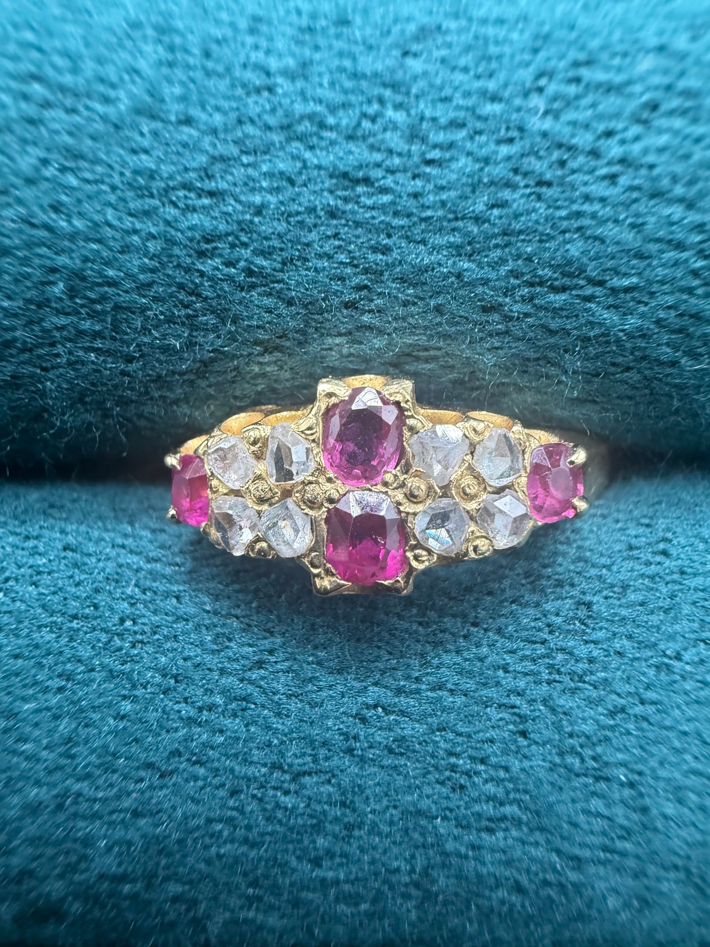 18ct gold Ruby and rose cut diamond ring antuiqe