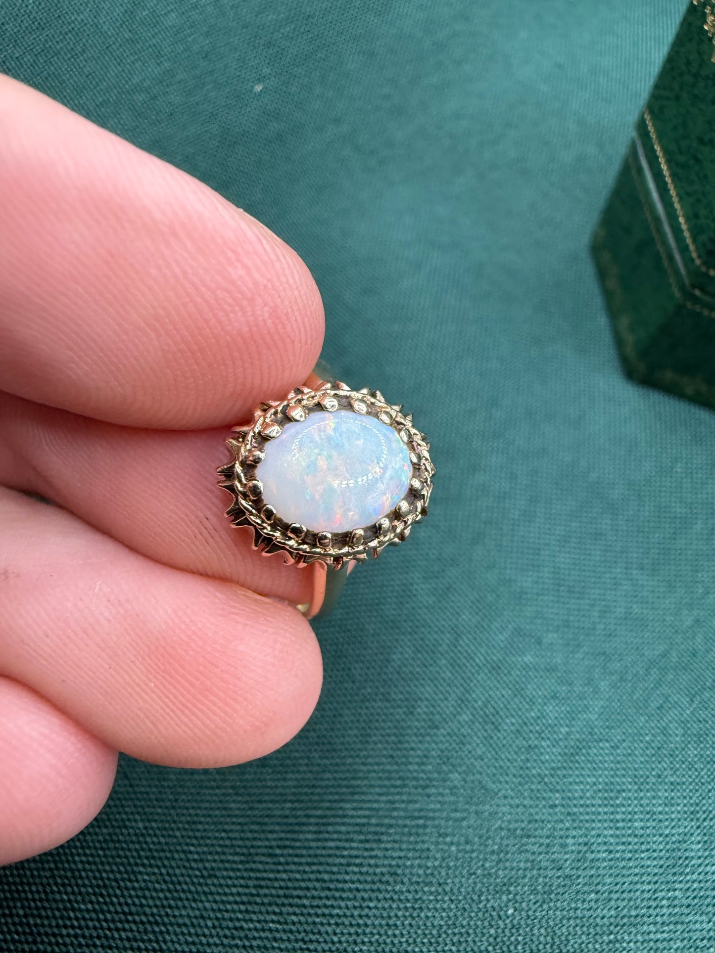 9ct gold opal ring