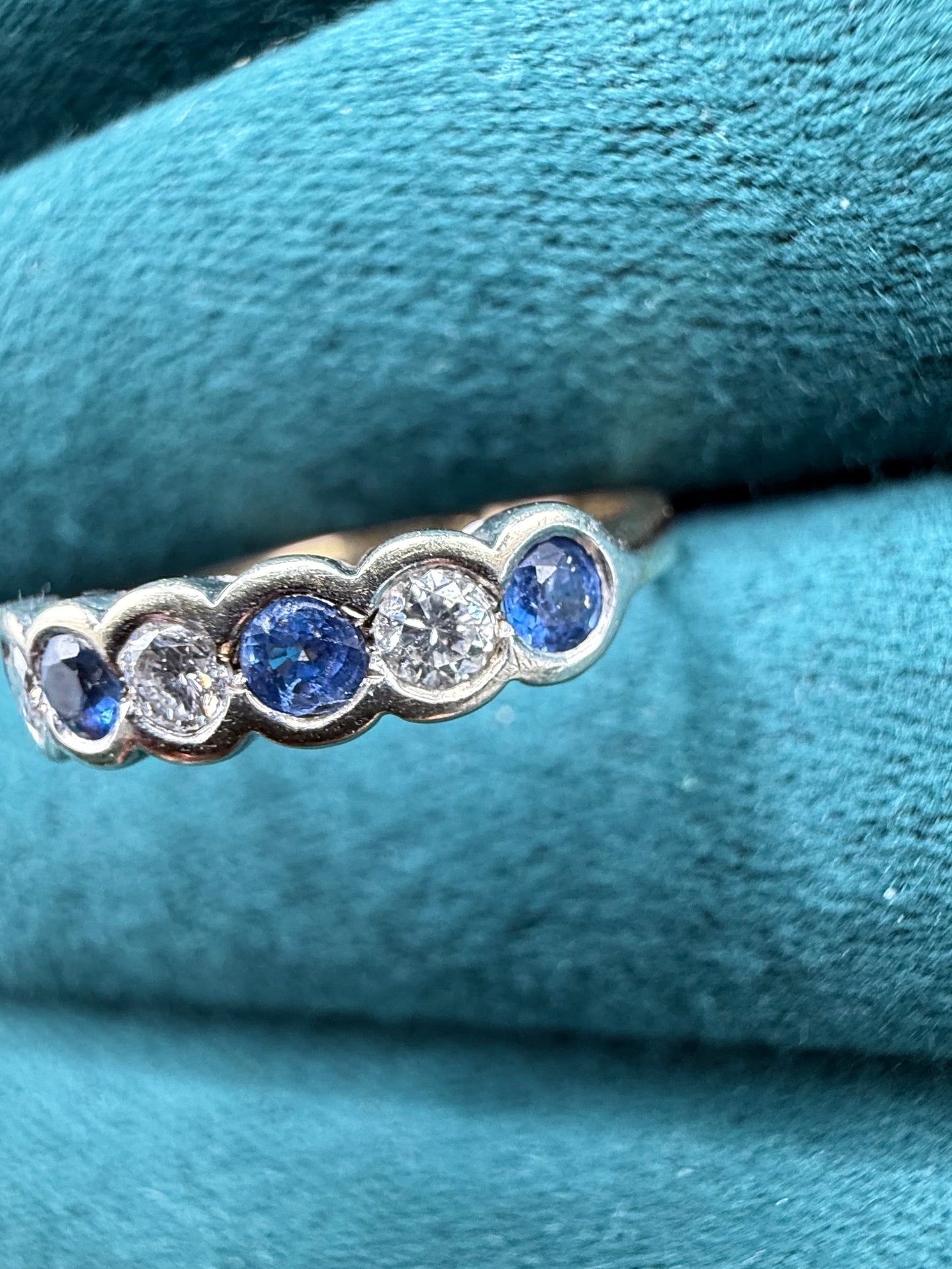 9ct gold sapphire and diamond ring