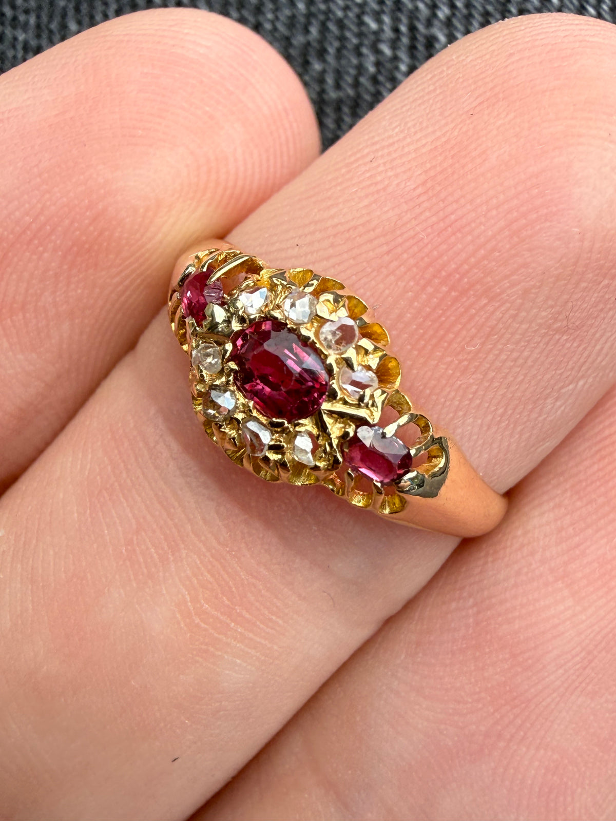 18ct gold Ruby and rose cut diamond ring