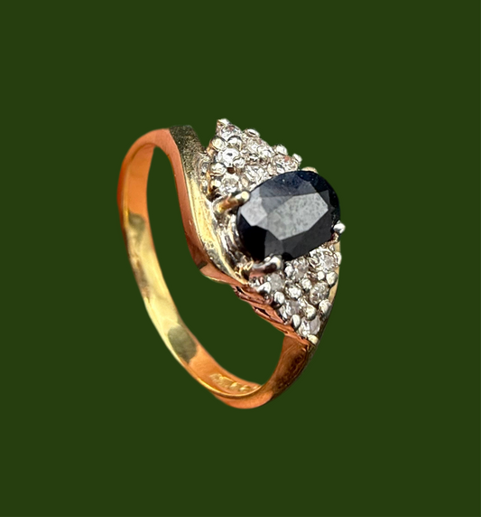 18ct gold sapphire and diamond ring