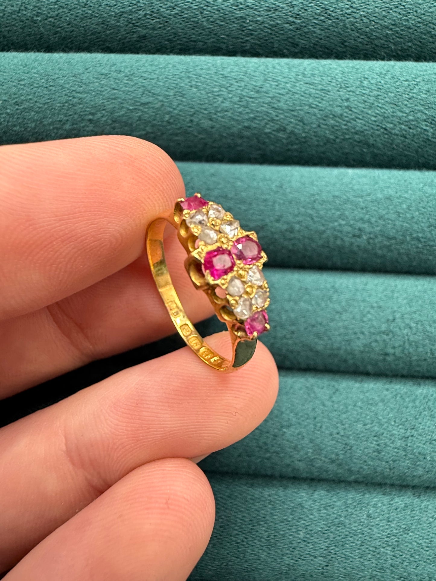 18ct gold Ruby and rose cut diamond ring antuiqe