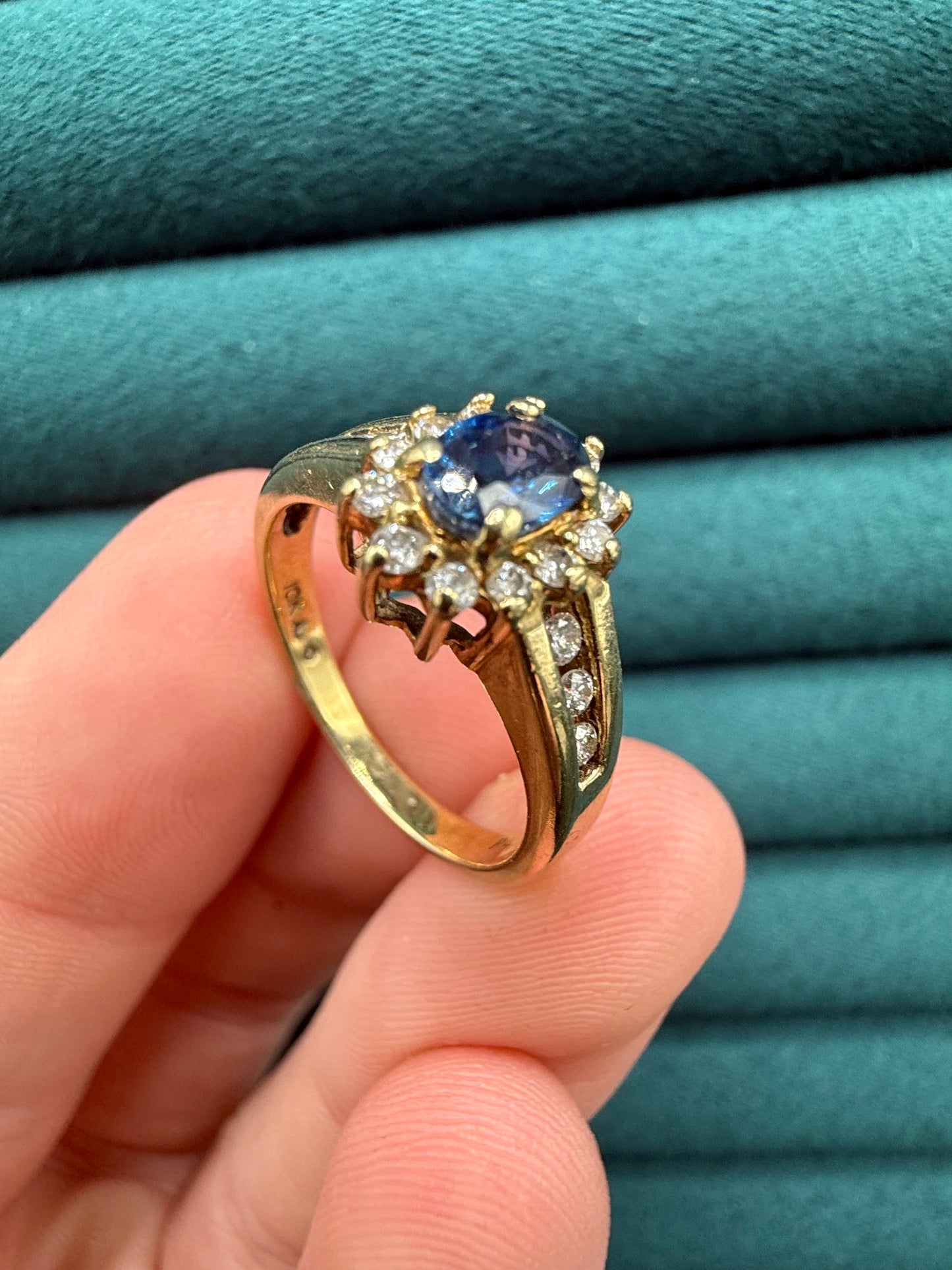 10ct gold sapphire and diamond ring