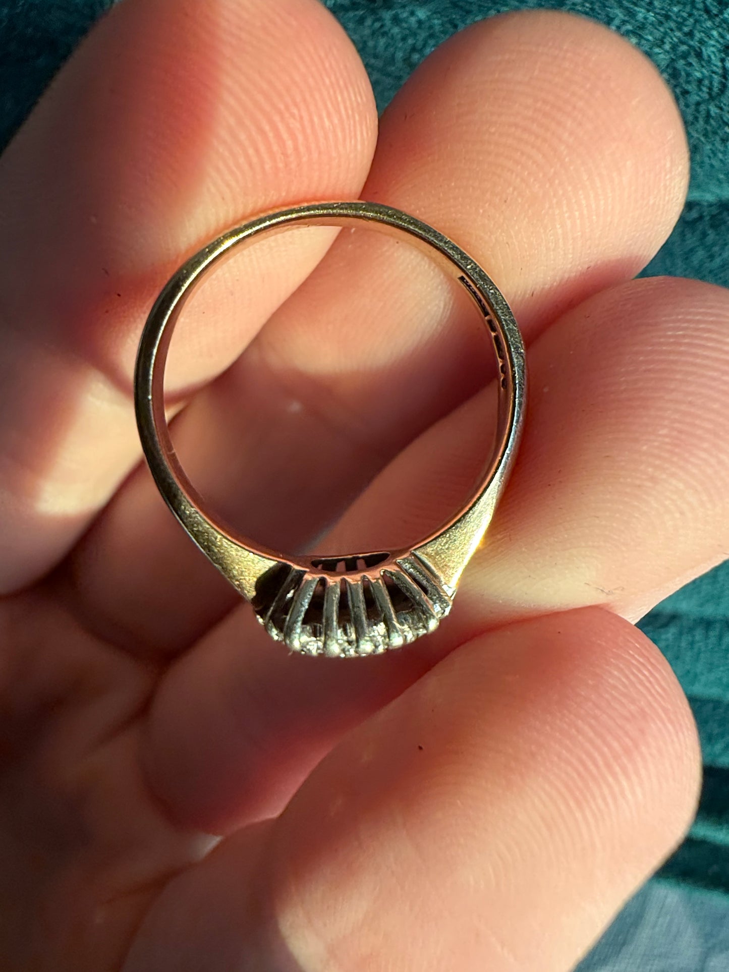 9ct gold diamond ring