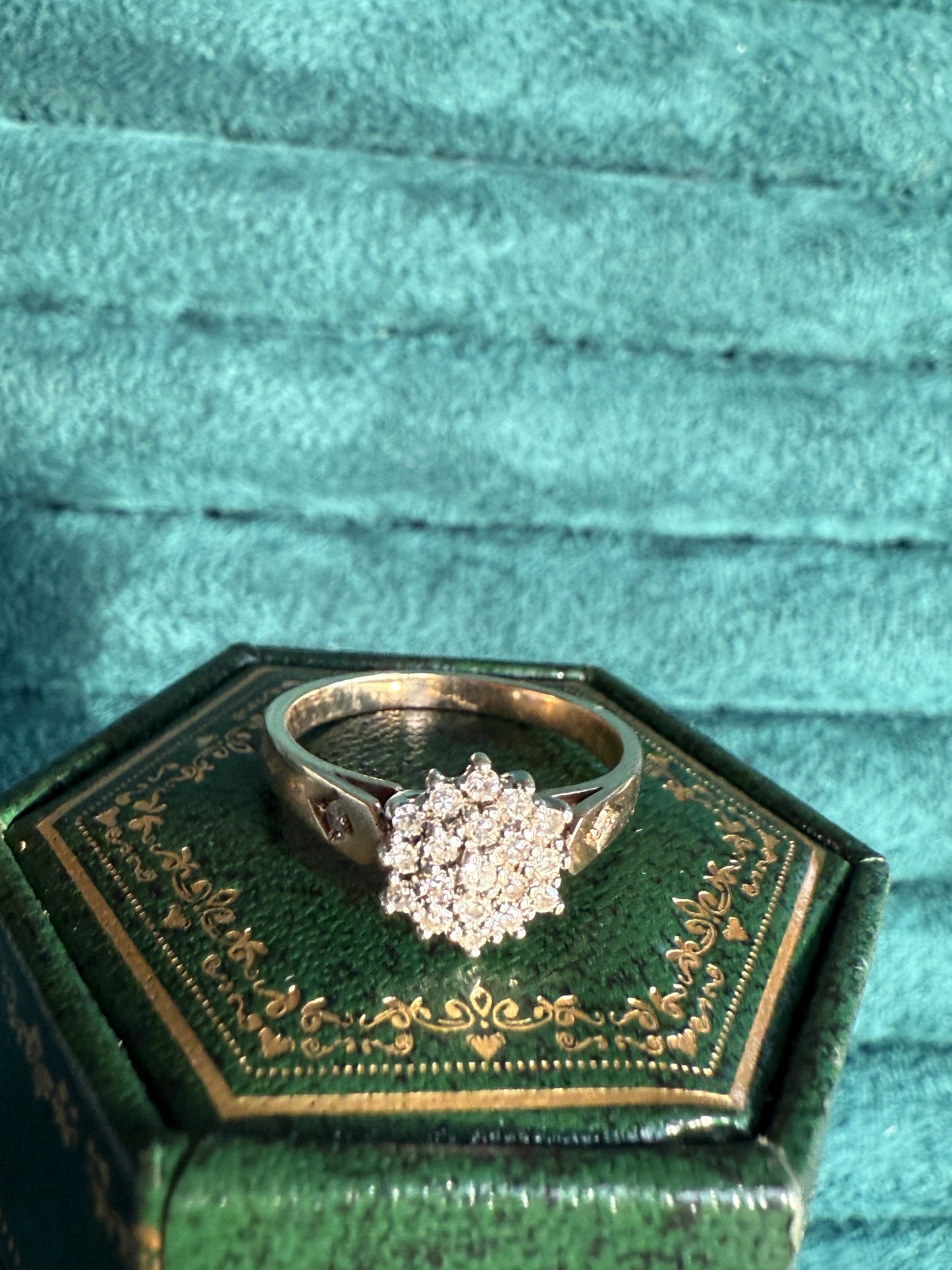 9ct gold diamond cluster ring