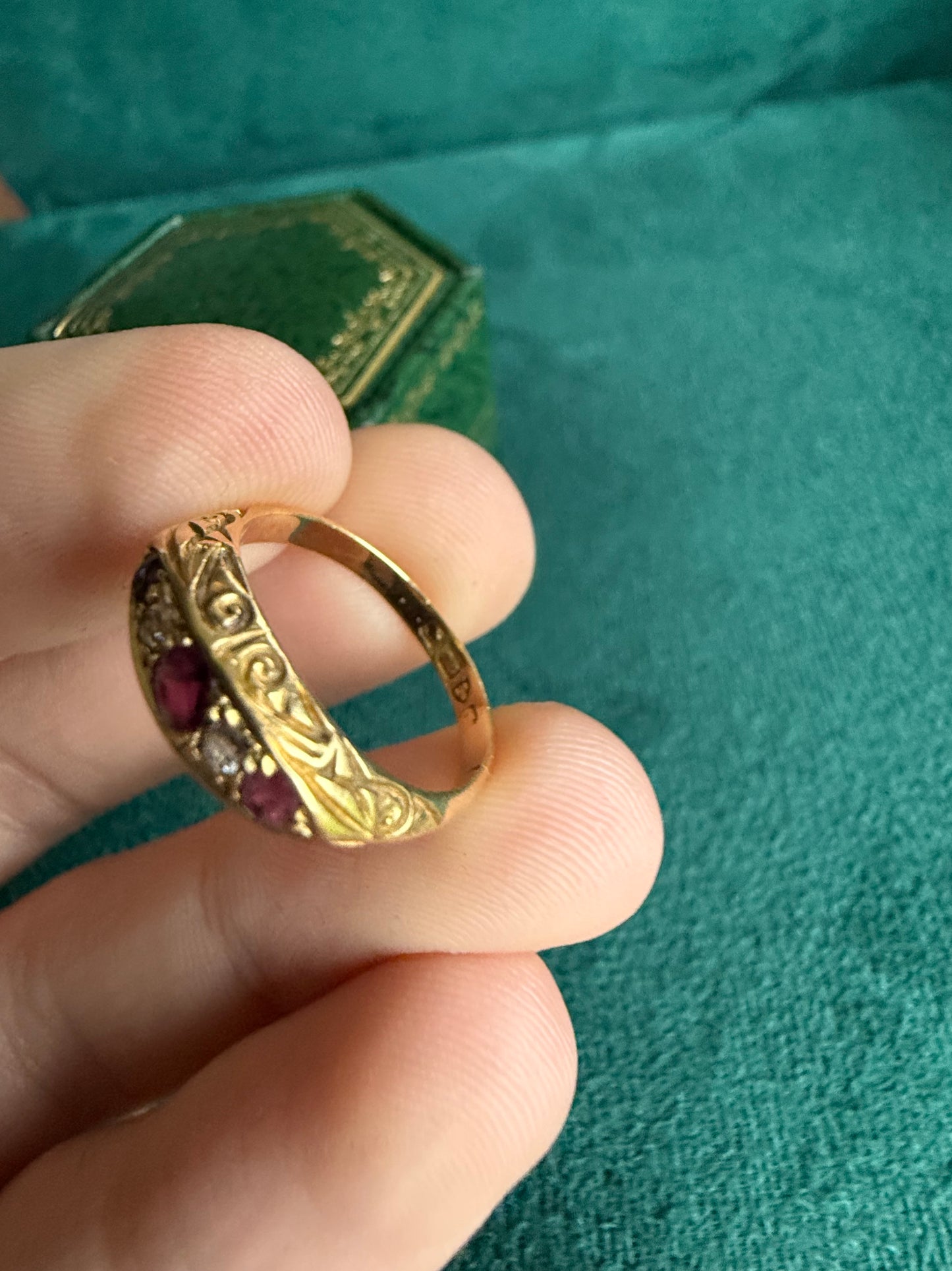 18ct gold antique ruby and diamond boat ring size M