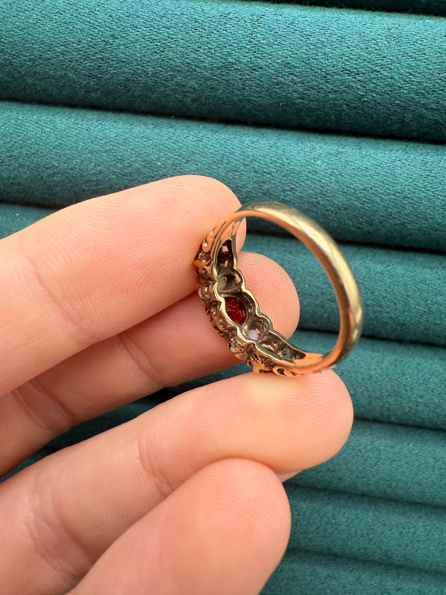 9ct gold opal and garnet ring