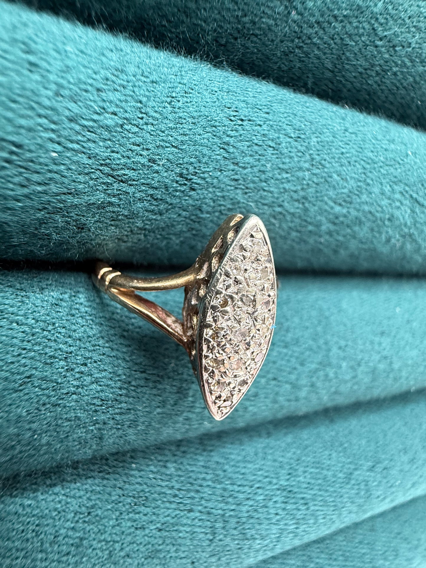 9ct gold kite shaped diamond ring