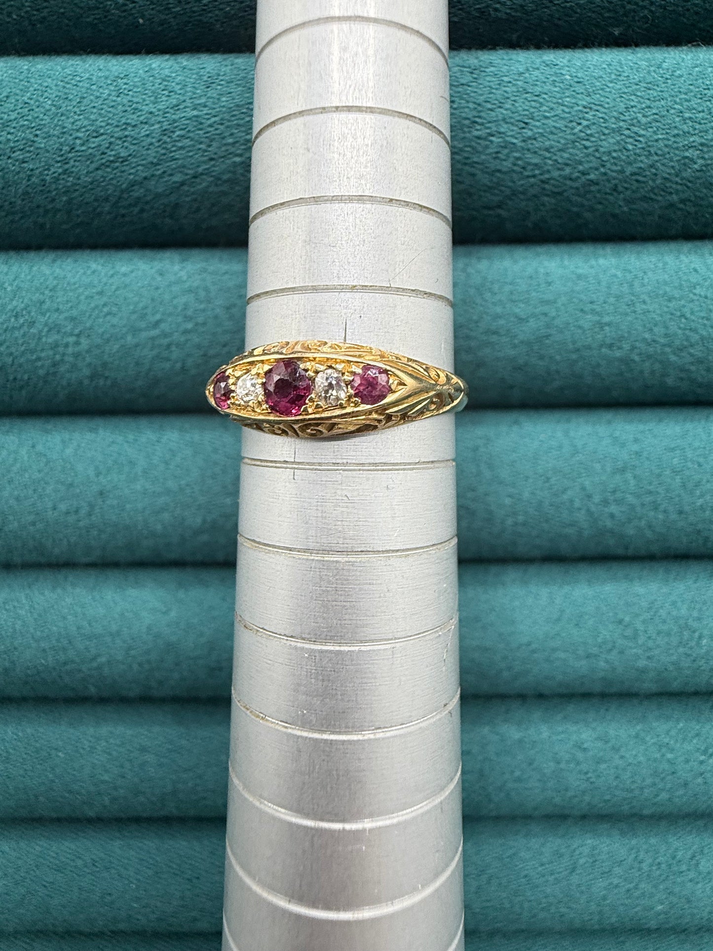 18ct gold antique ruby and diamond boat ring size M