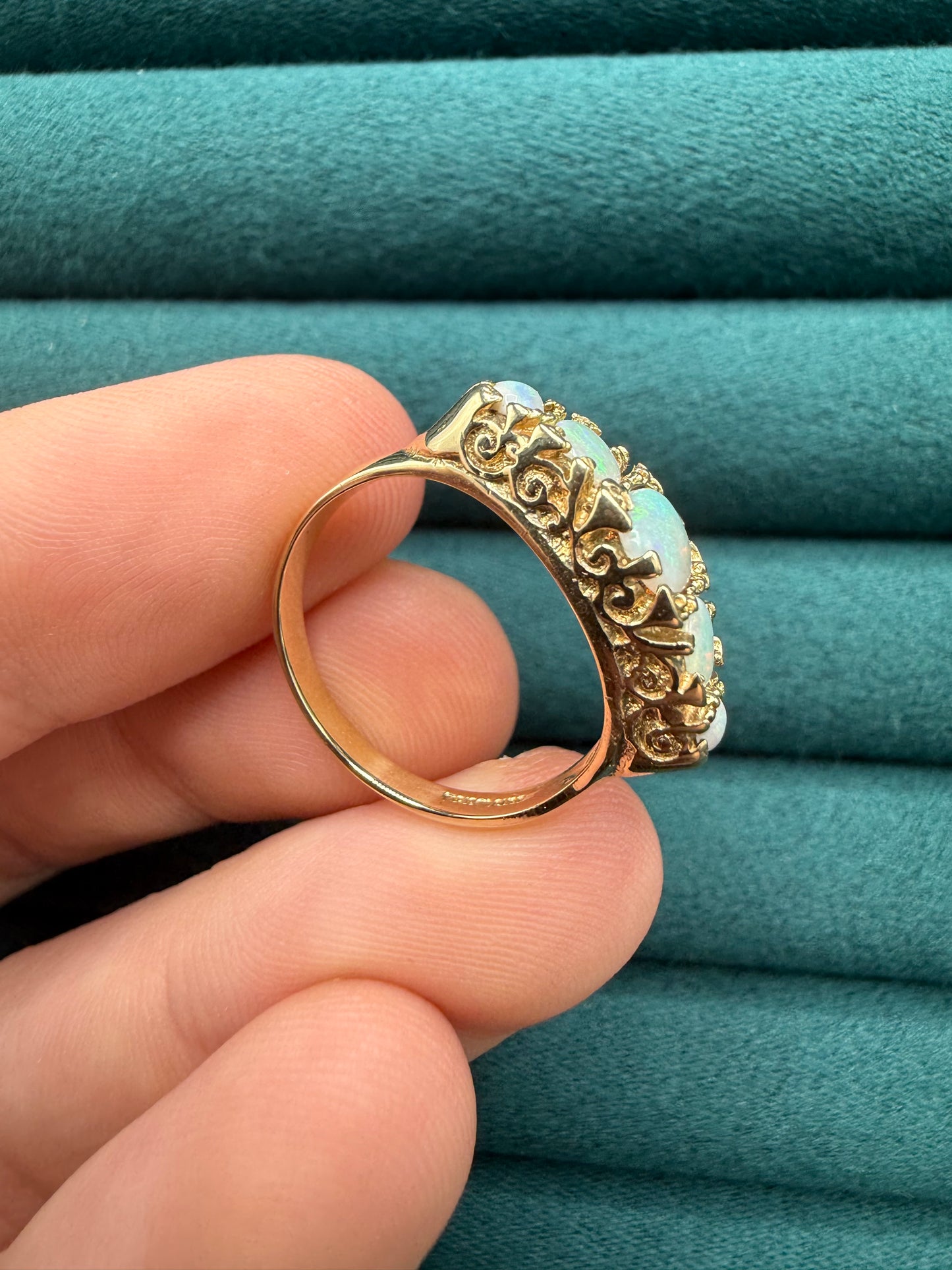 9ct gold opal 5 stone ring