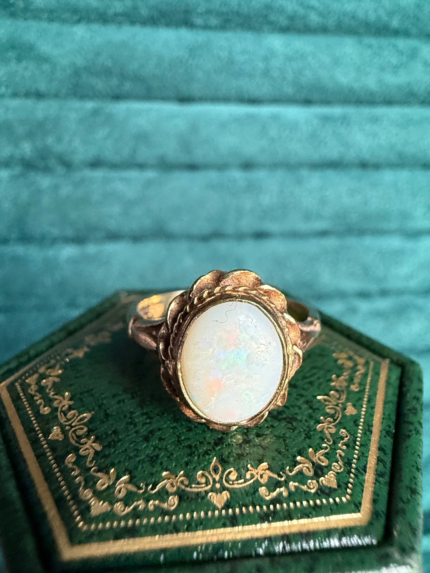 9ct gold opal ring