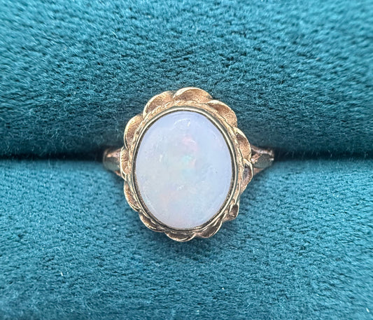 9ct gold opal ring