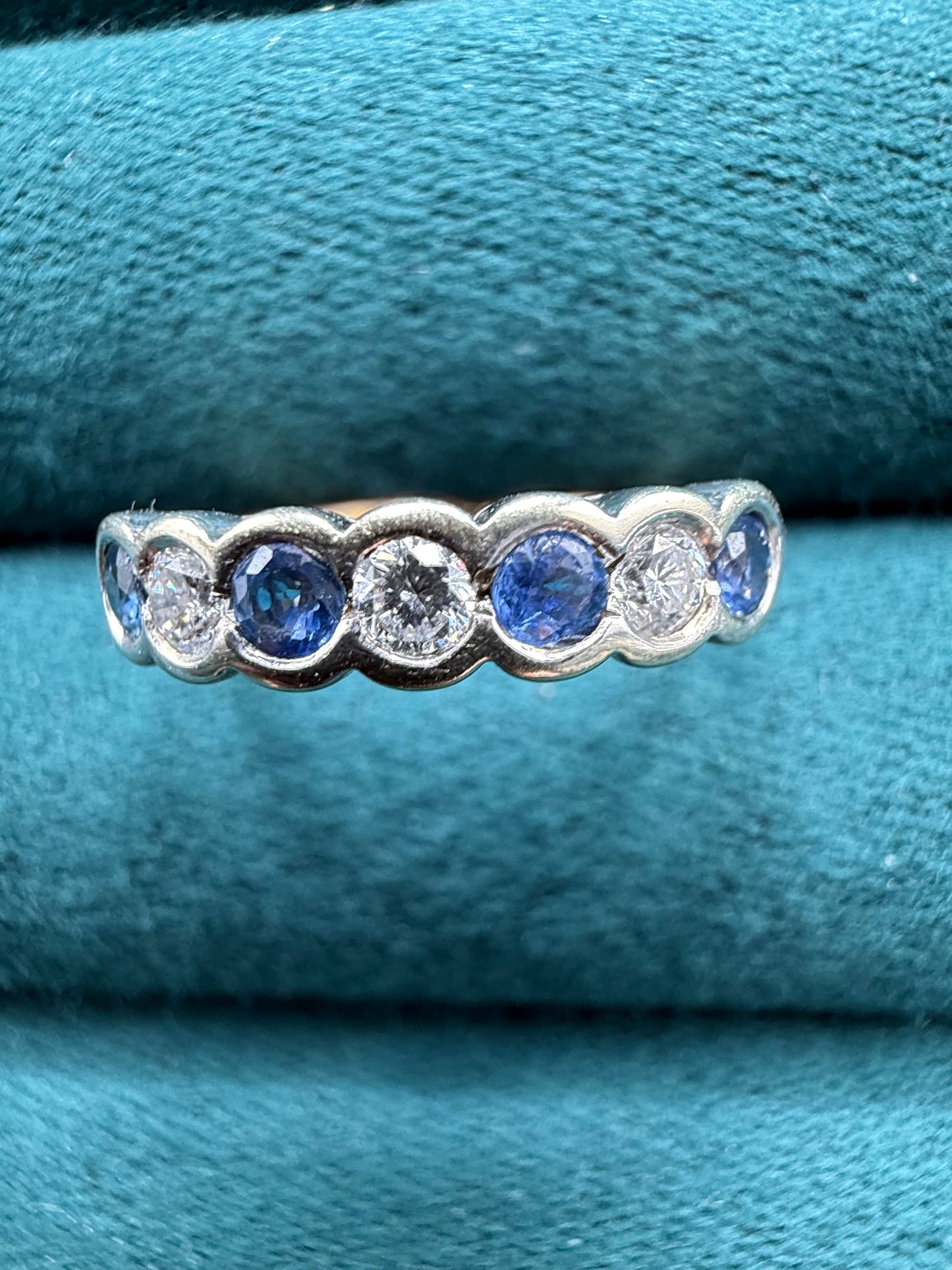 9ct gold sapphire and diamond ring
