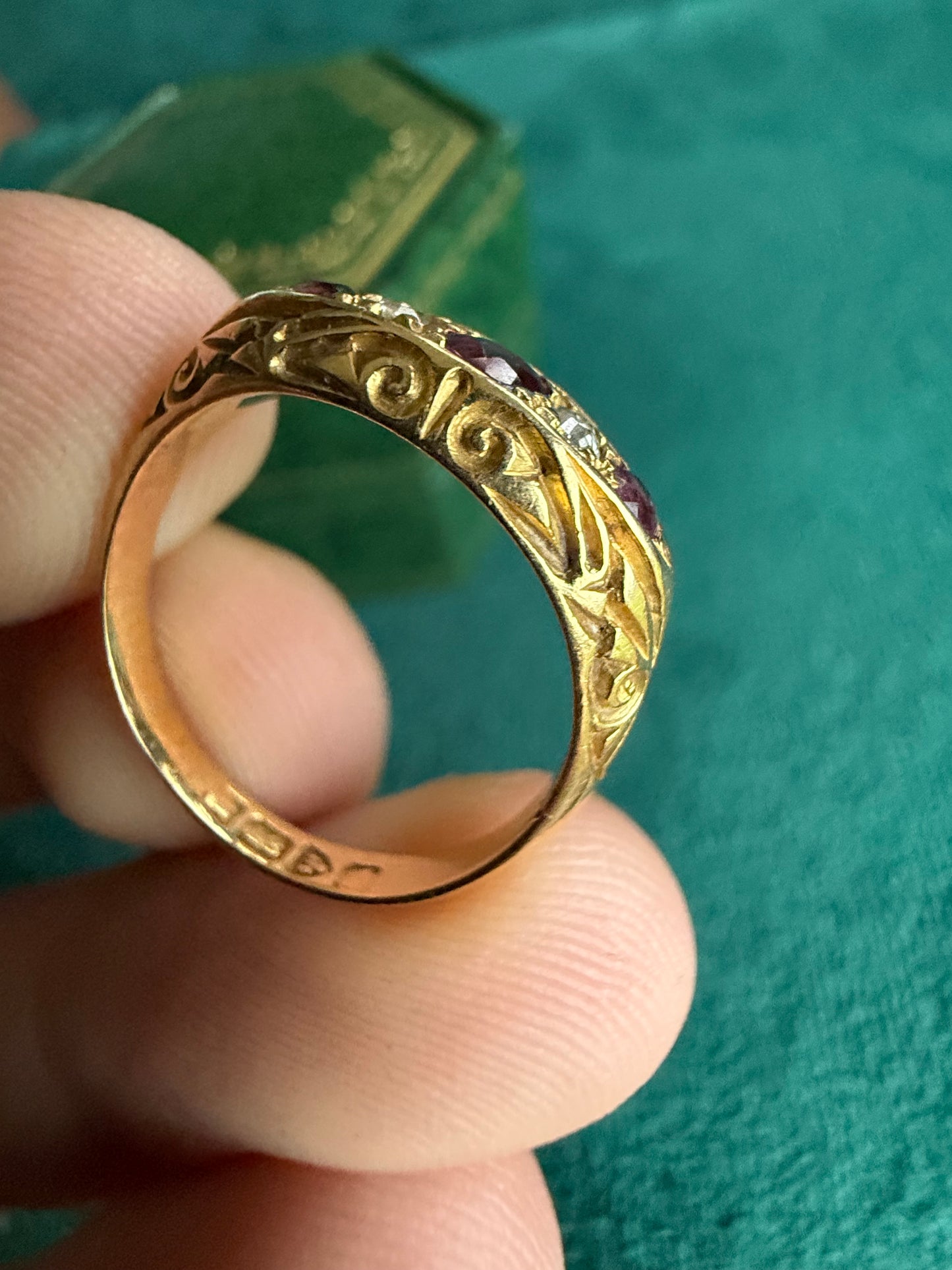 18ct gold antique ruby and diamond boat ring size M