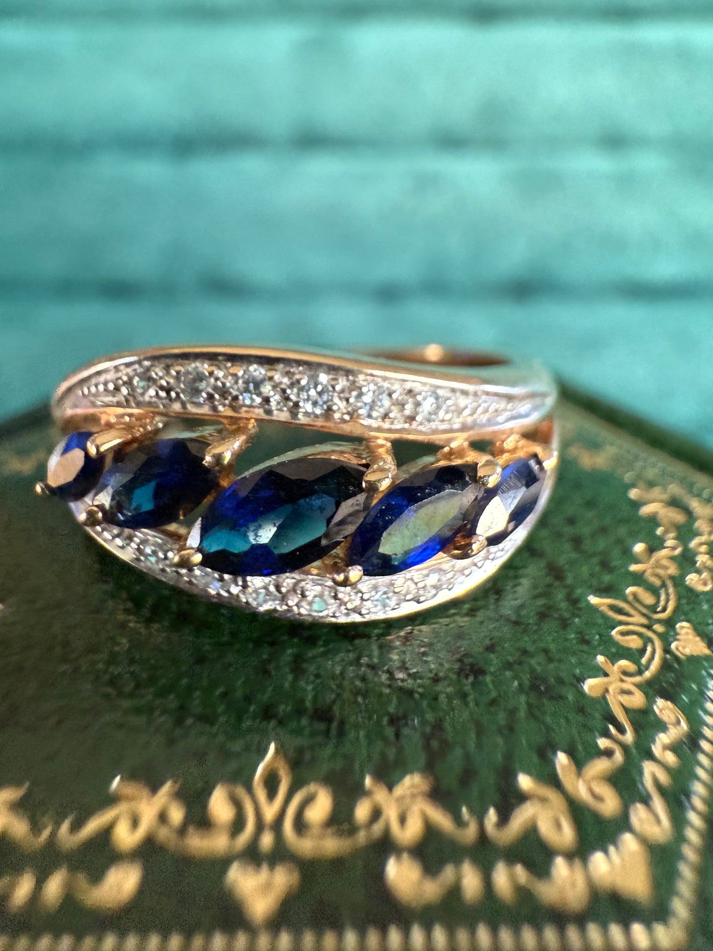 9ct gold sapphire and diamond ring
