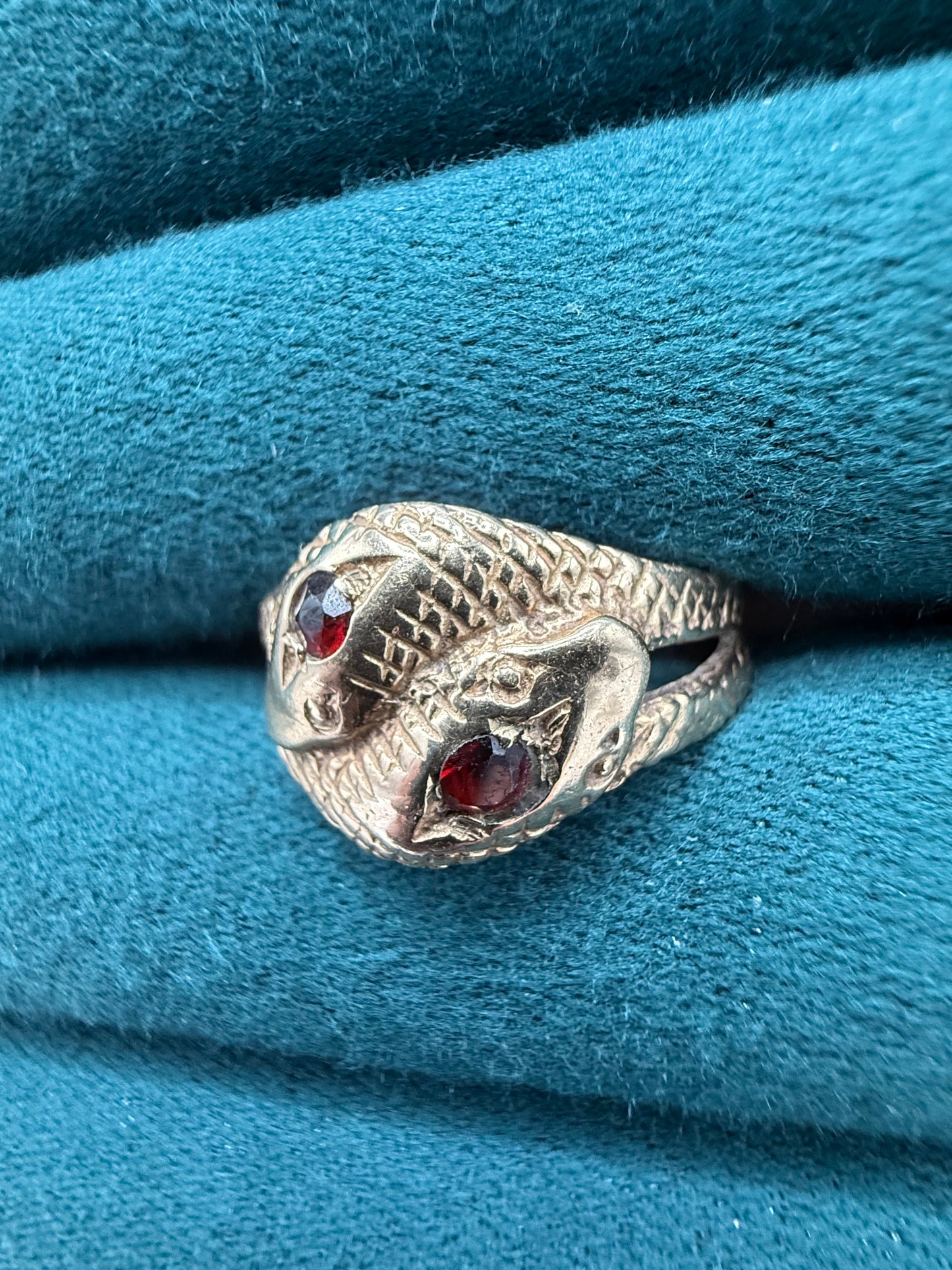 9ct gold garnet snake ring