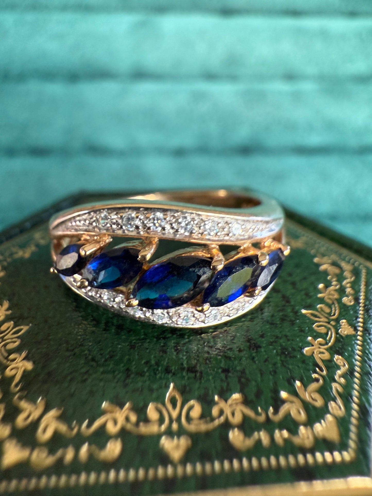 9ct gold sapphire and diamond ring