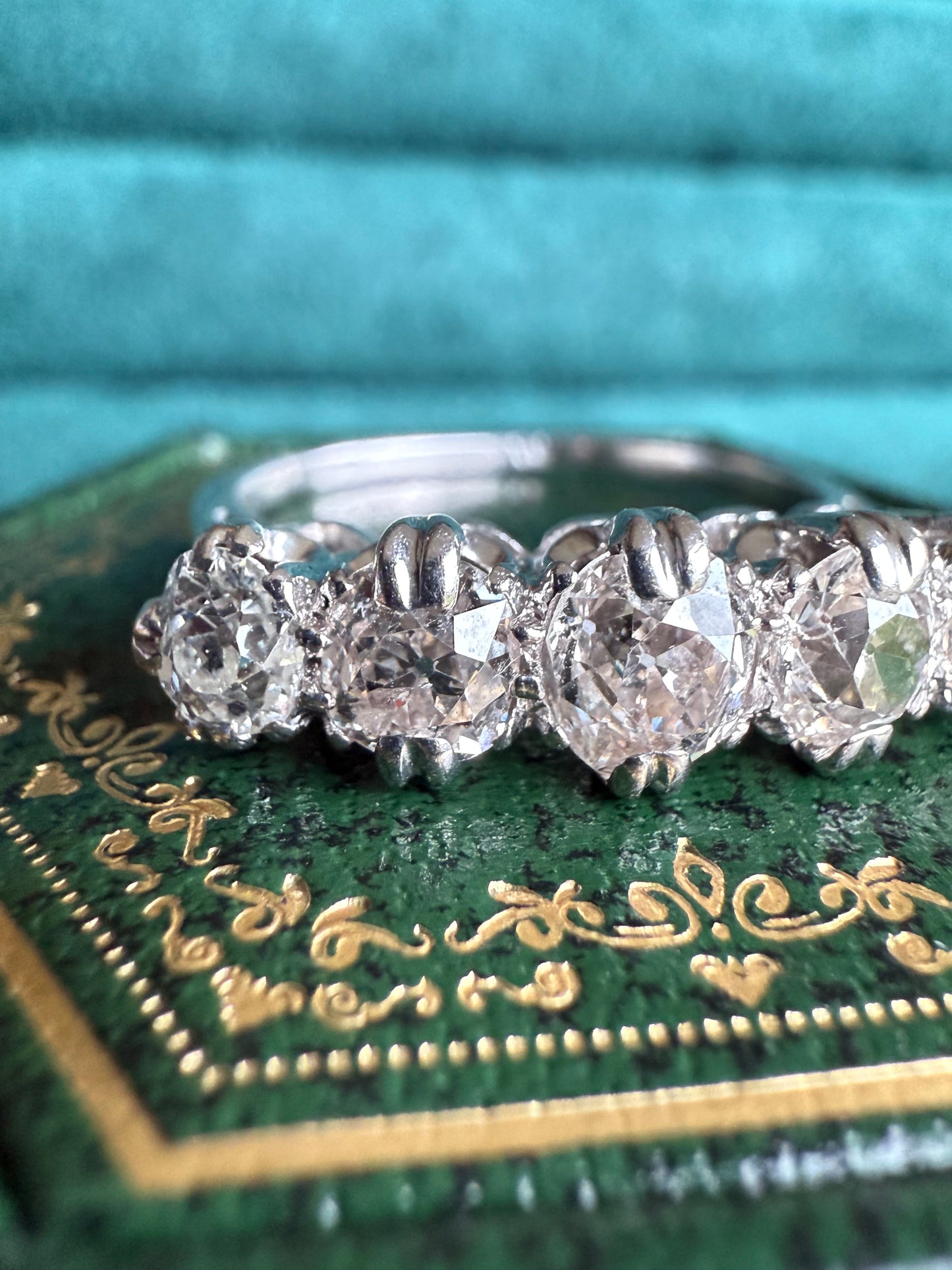 Platinum diamond 5 stone ring aprox 2cts