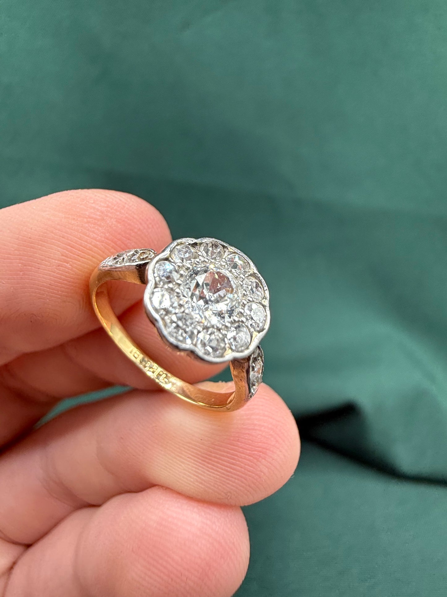 18ct gold and platinum old cut diamond daisy cluster ring antique