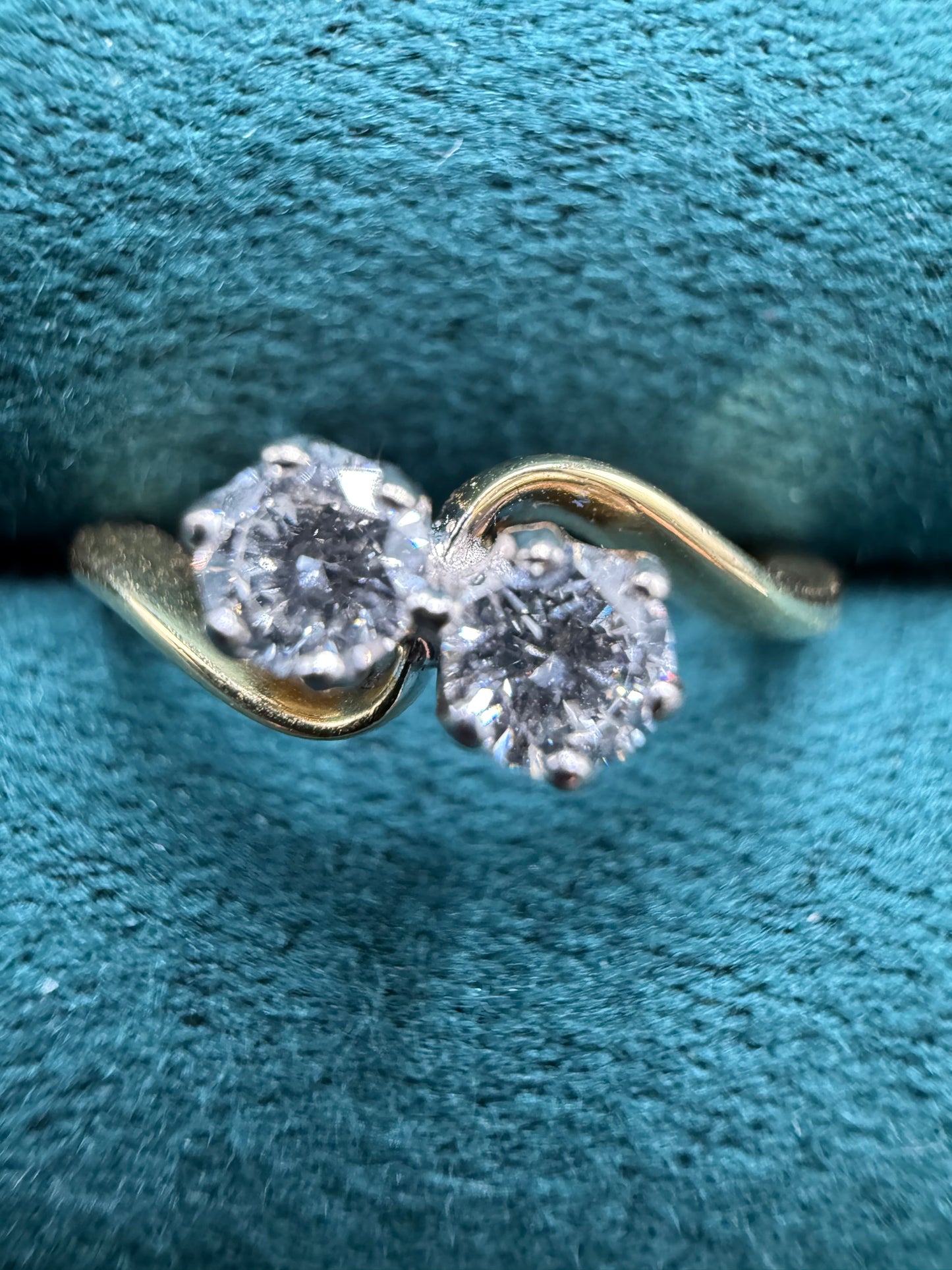 18ct gold diamond twist ring