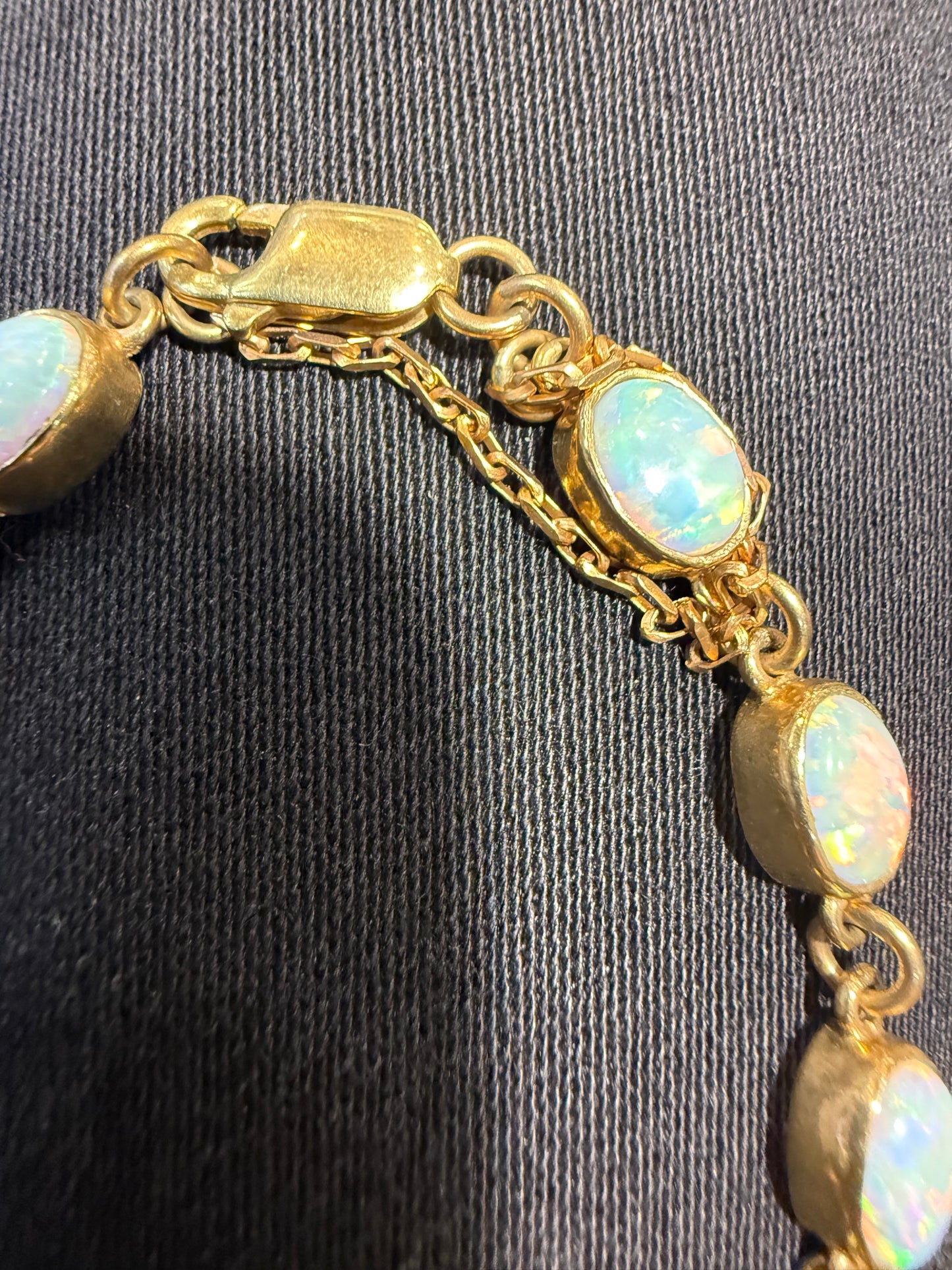 9ct gold opal bracelet