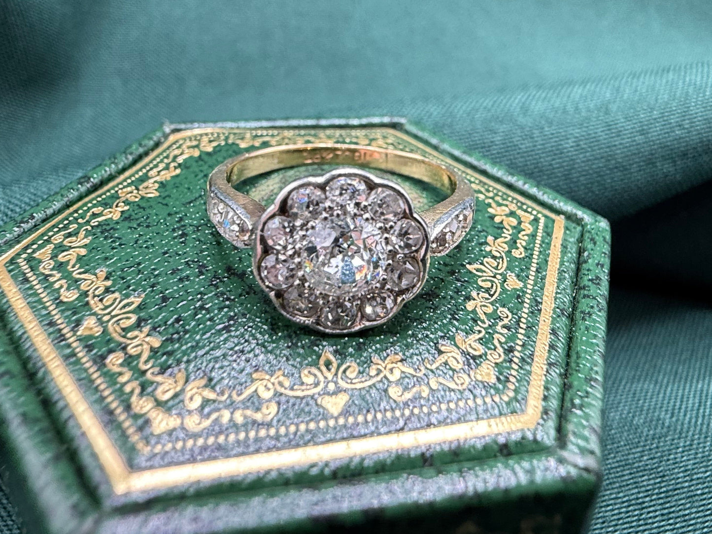 18ct gold and platinum old cut diamond daisy cluster ring antique