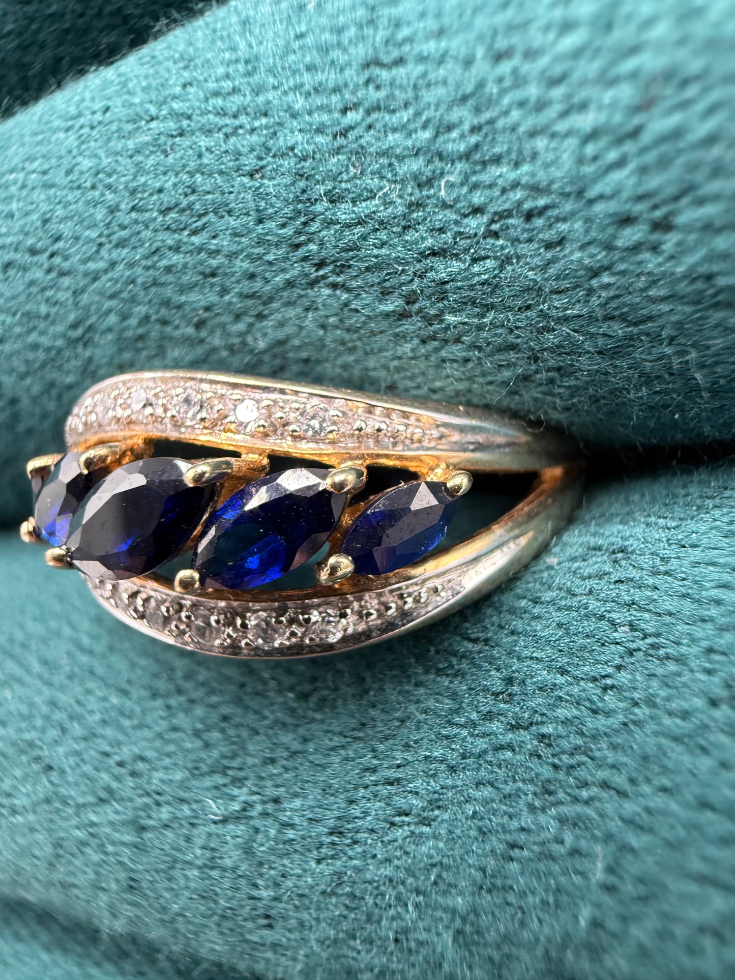 9ct gold sapphire and diamond ring