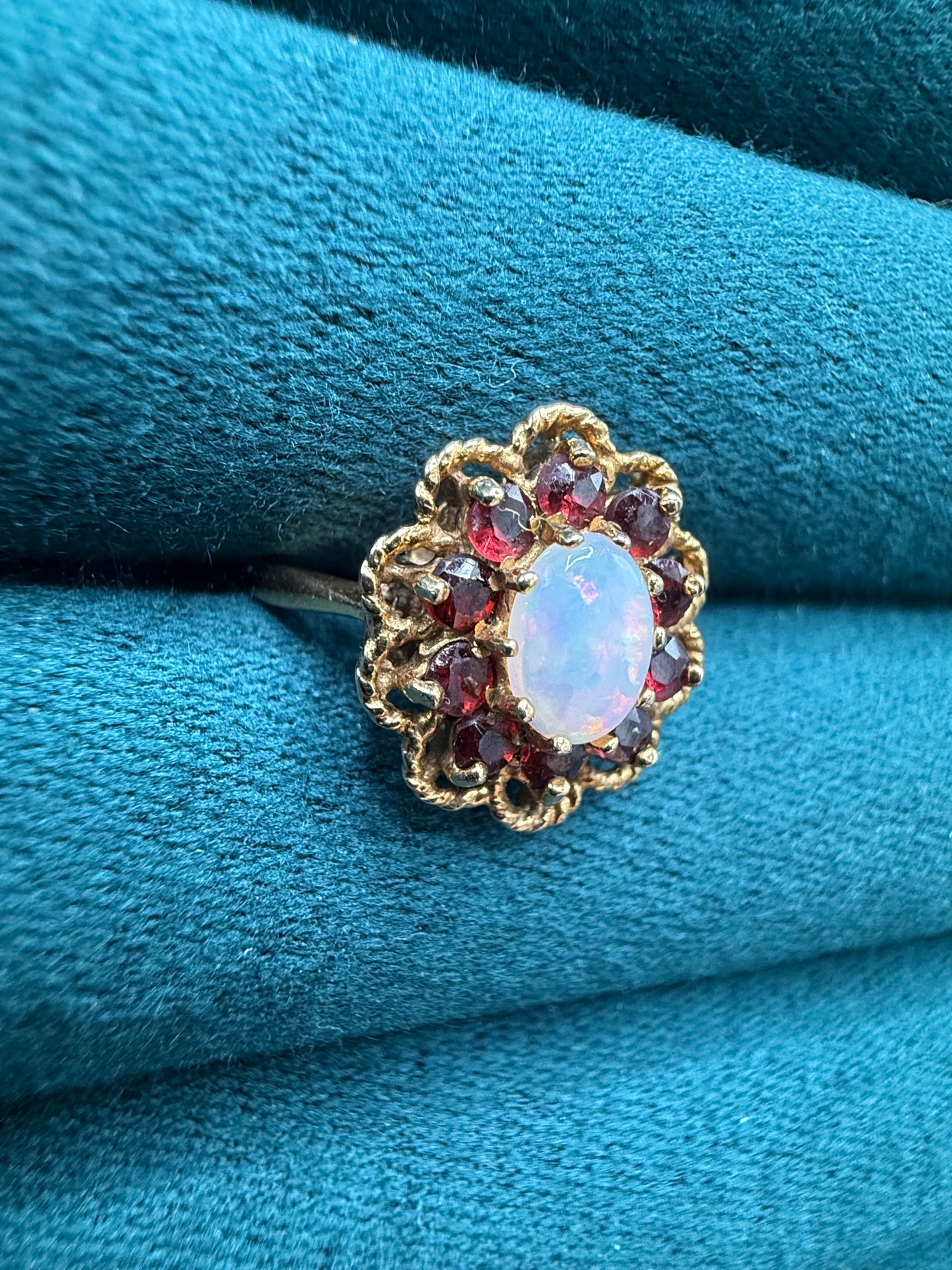 9ct gold opal and garnet ring