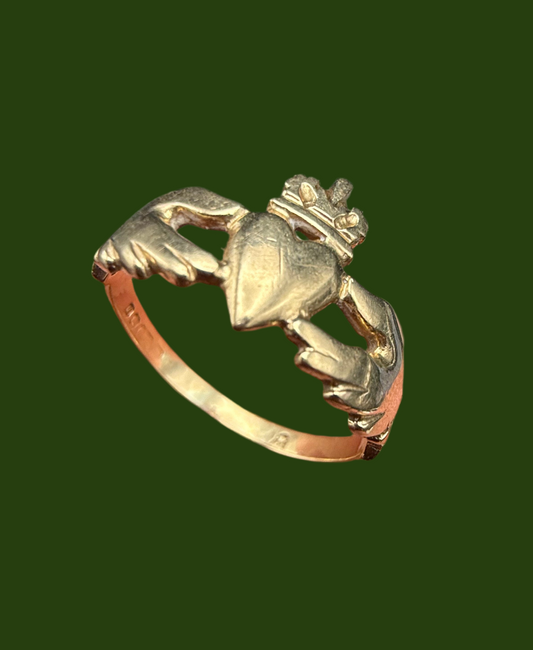 9ct gold Calddagh ring size